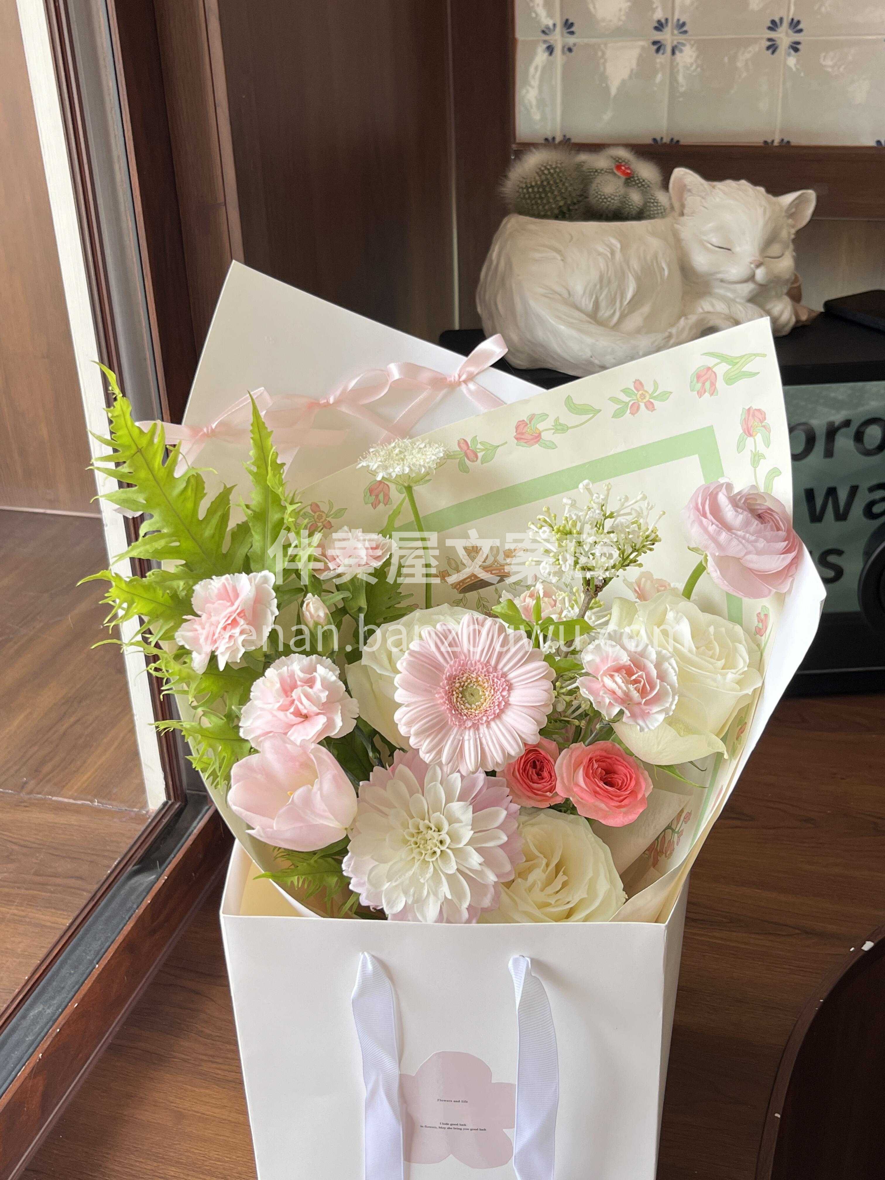 见面小花束太乖啦🌷 配色清爽🌟 带着刚好的香气和颜色🍓 心意 配图1