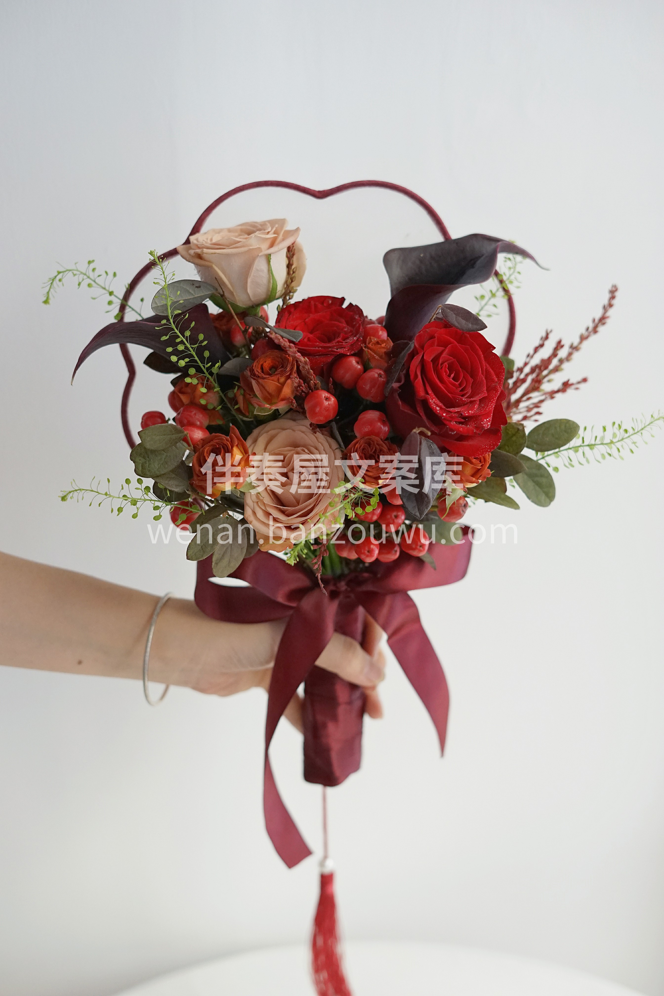新中式团扇手捧花🌸 将传统🎐之美融入现代 配图2