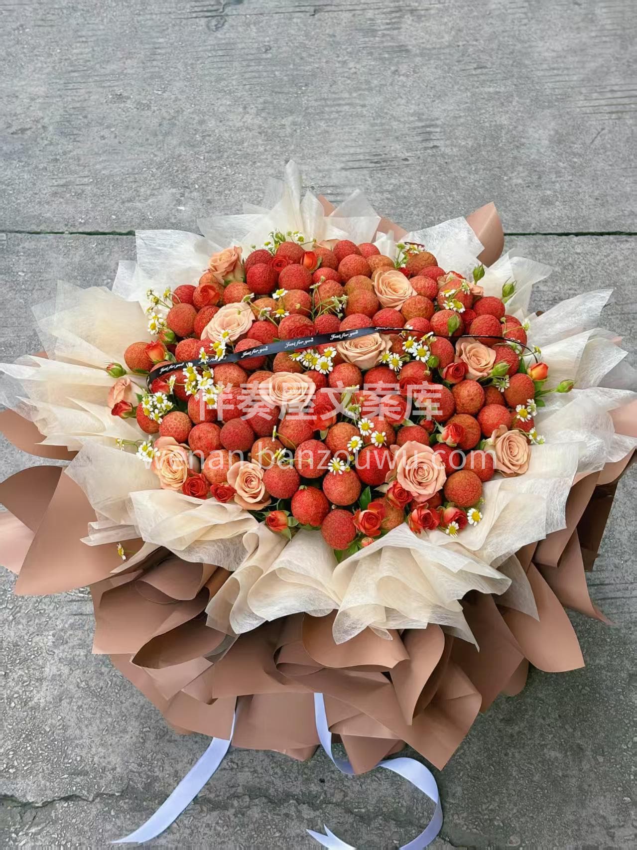 夏日限定版荔枝花束💐 蝉鸣 晚风 冰镇荔枝 这束装满盛夏仪式 配图1