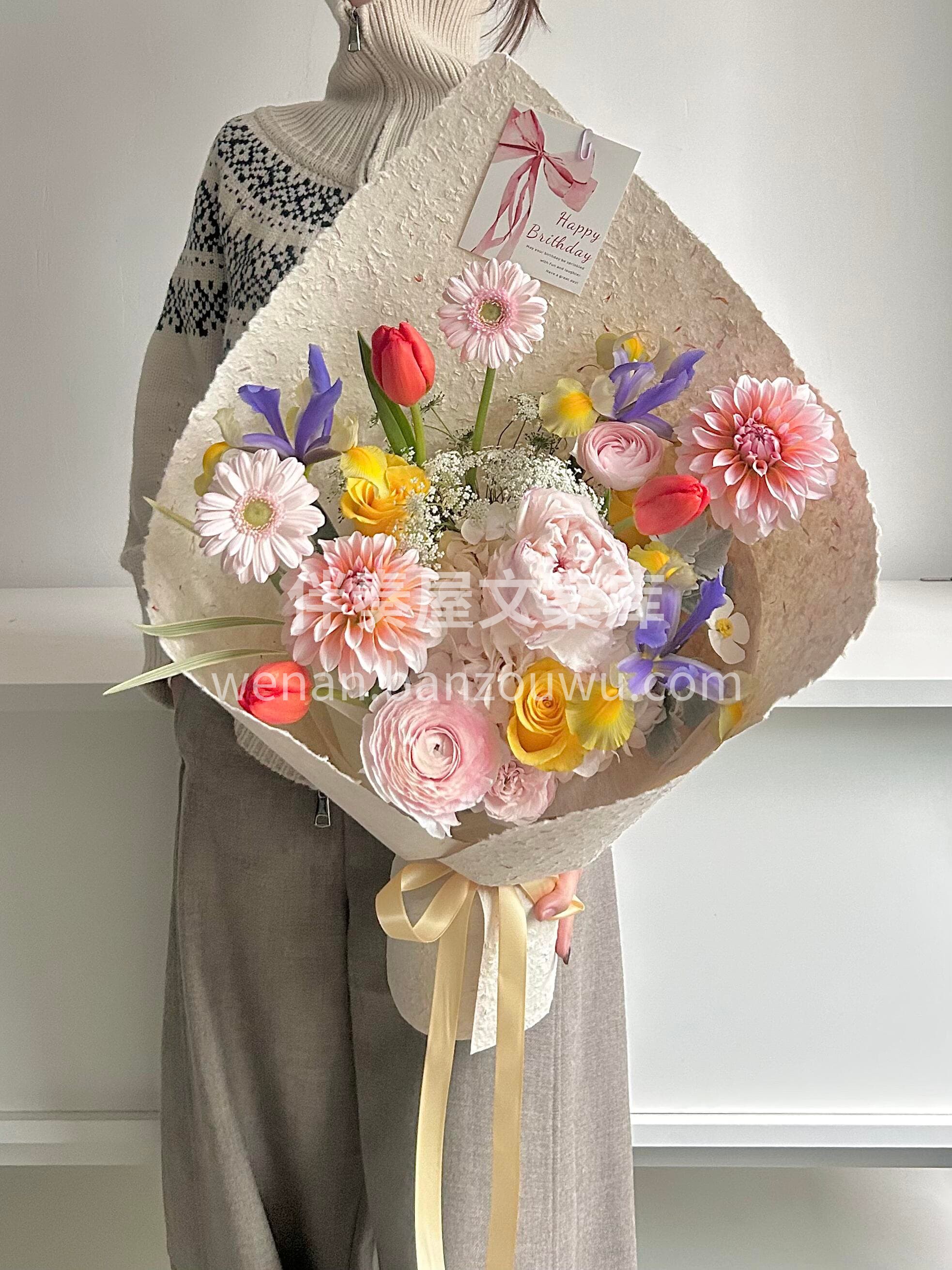 春日限定温柔🌼黄粉撞色花束💜 小众却动人🌷细节里全是浪漫💛 配图1