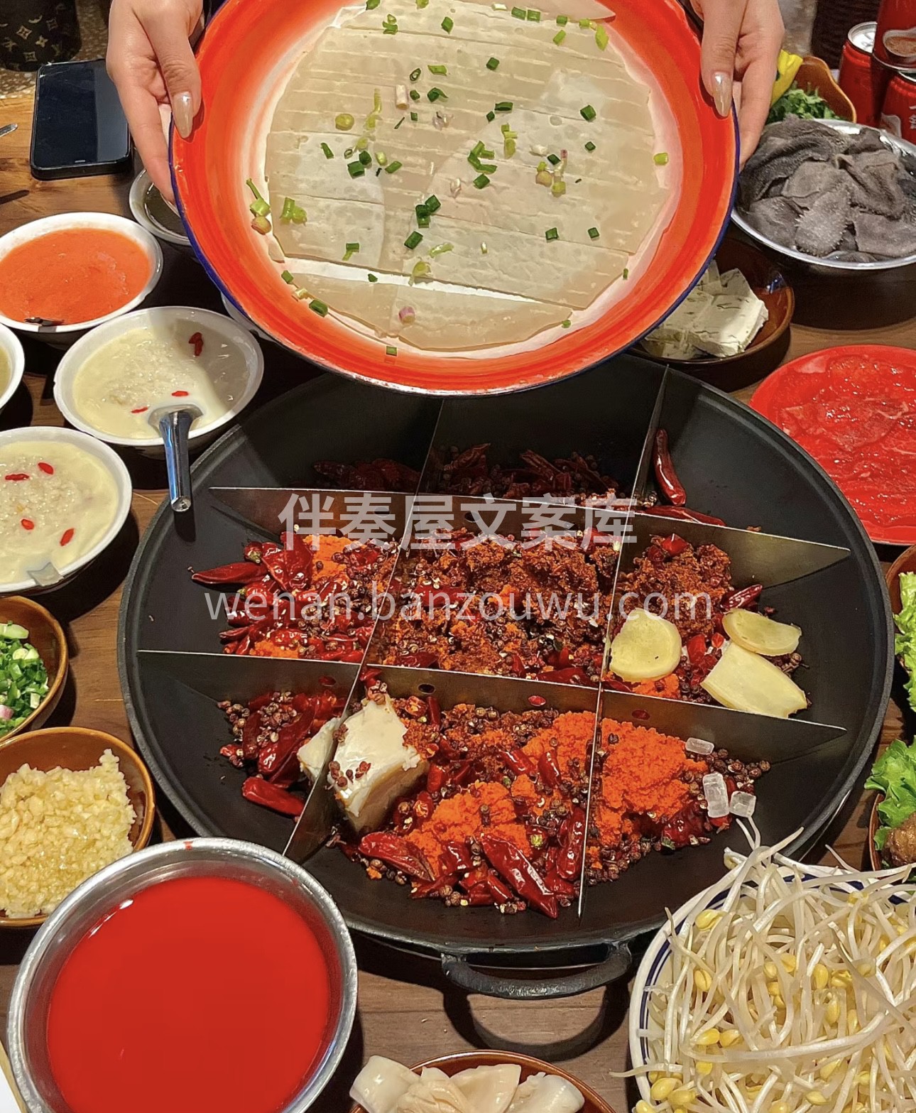 🍲 九宫格火锅，满足你的多种口味！🎉 🥘 配图2