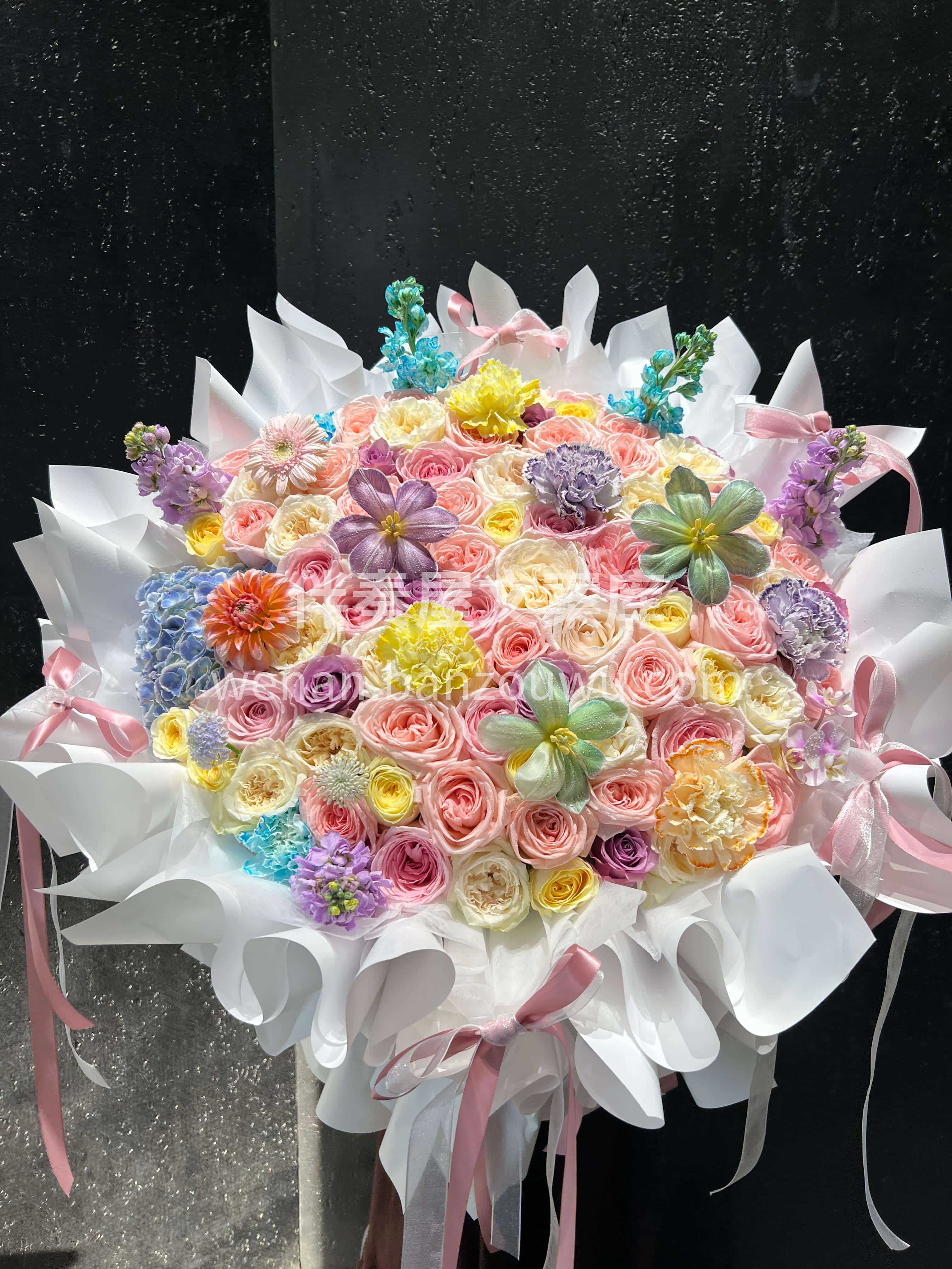 #2.14情人节花礼 打翻调色盘的浪漫🎨多巴胺混搭大花束🎀  配图2