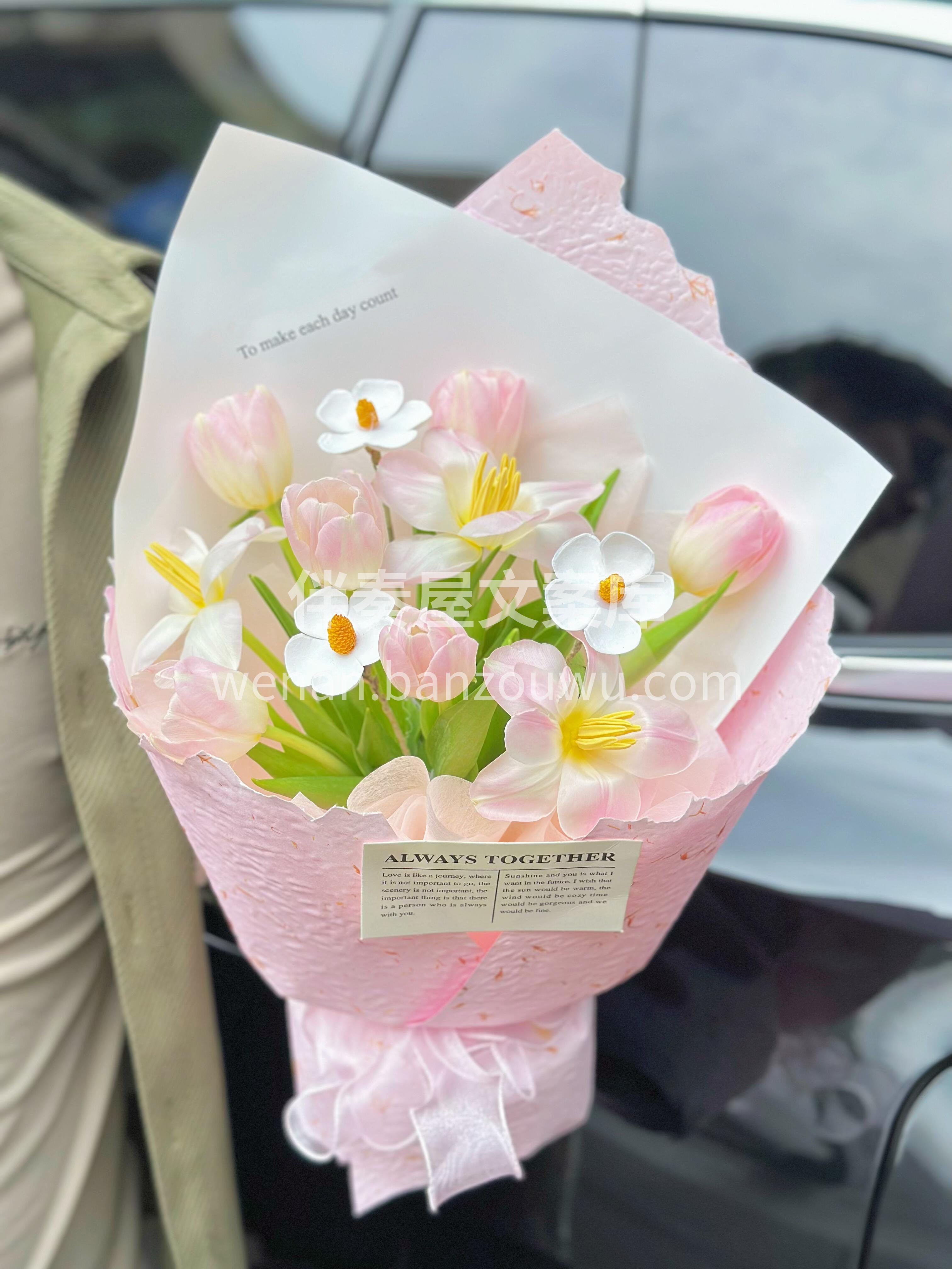 是温柔浪漫的粉郁金香呀～ 把烦心事丢掉🌷腾出地方放满郁金香🎀 配图3