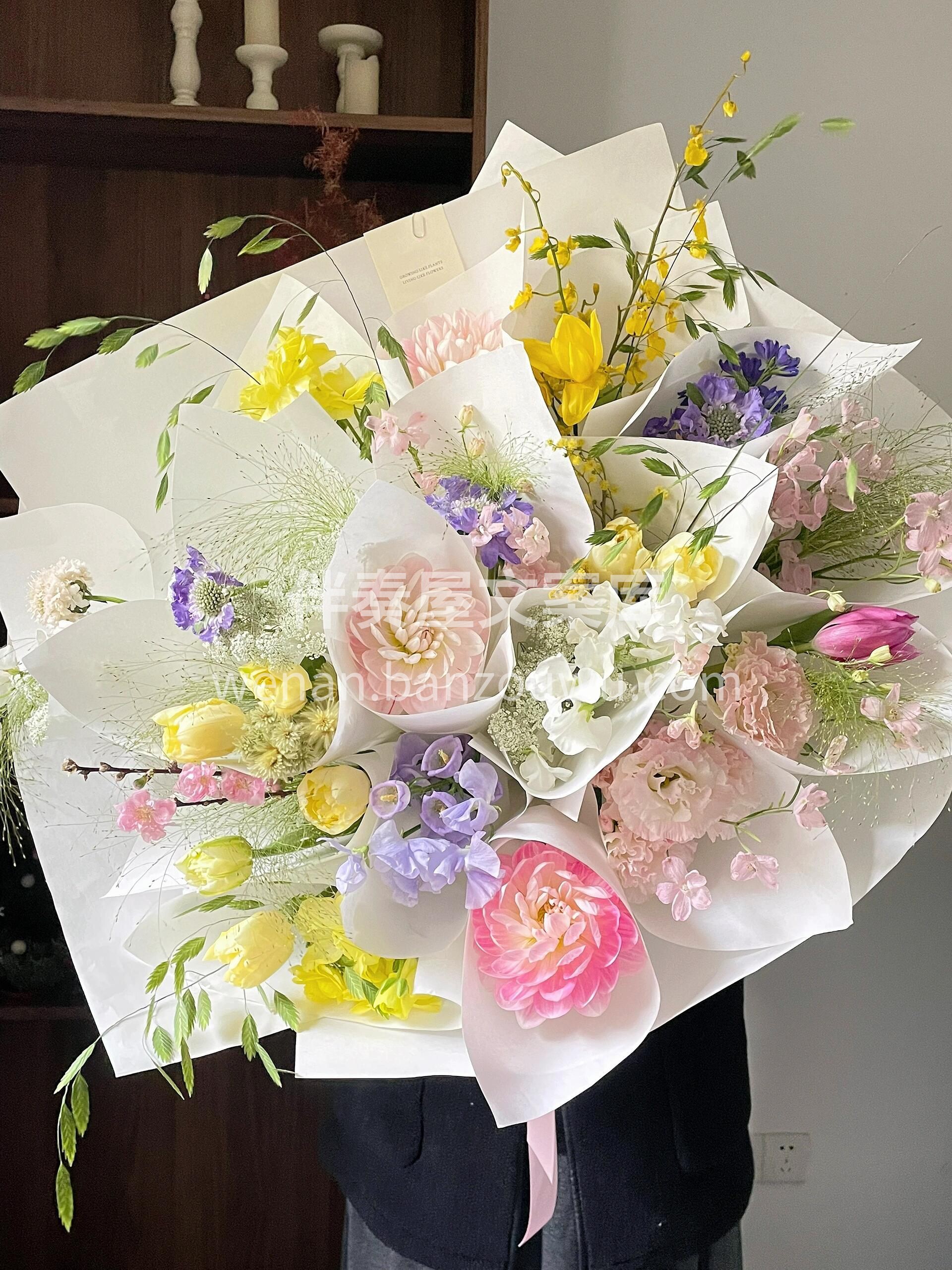成人礼花束💐 独一无二的18岁 👧 一岁一礼 🌸一岁一枝花  配图2
