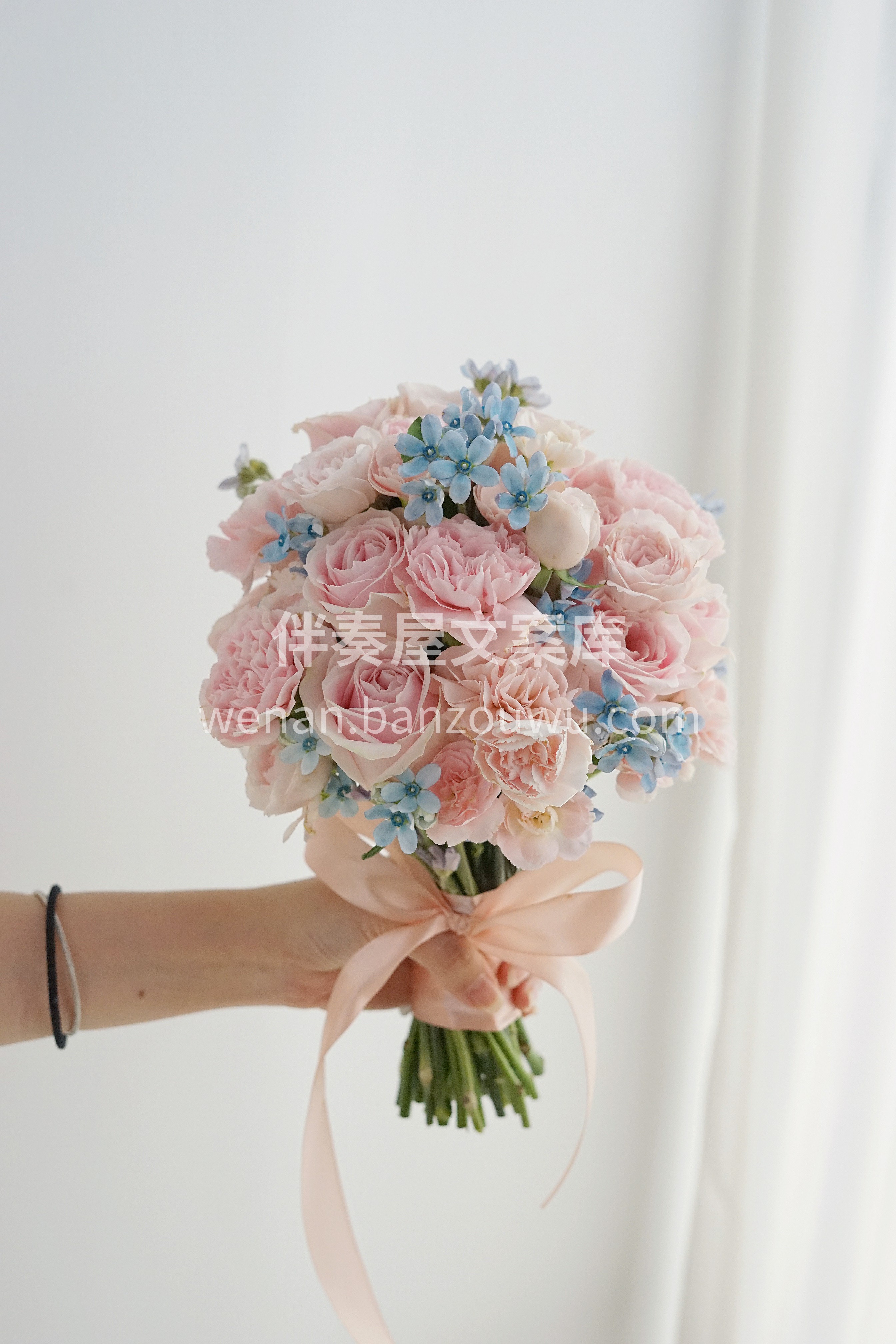 少女感十足的手捧花💐 爱与被爱💕同时发生 配图2