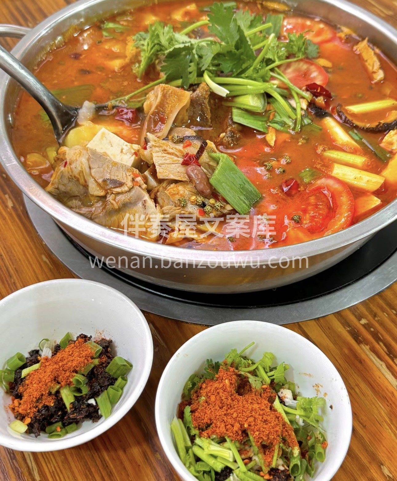 酸汤猪脚火锅！酸香浓郁的汤底，搭配软烂的 配图1