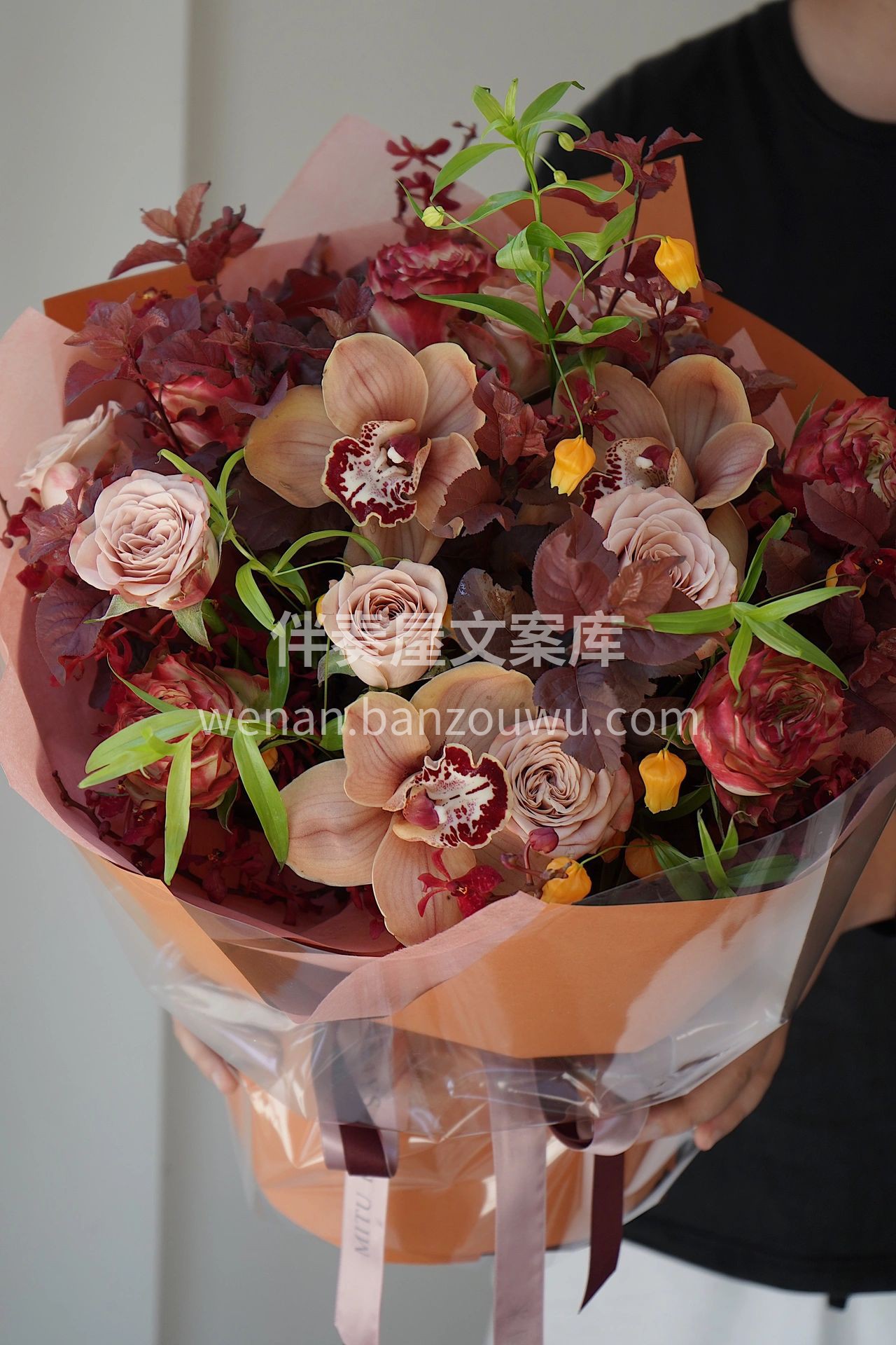 大花惠兰混搭花束 客户送给妈妈的生日花束 配图3