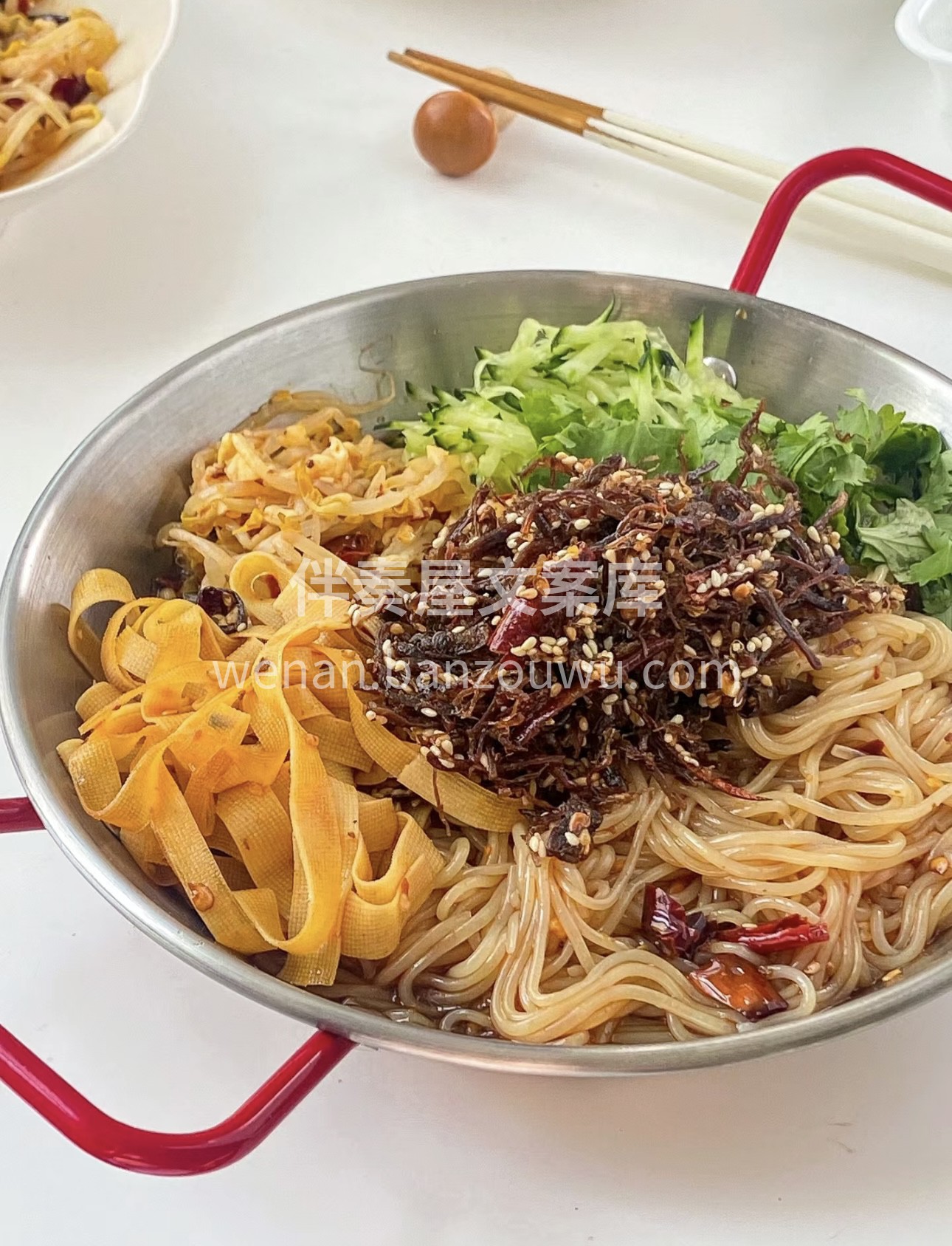 一碗佳木斯冷面，感受那面条的滑溜与汤汁的 配图2