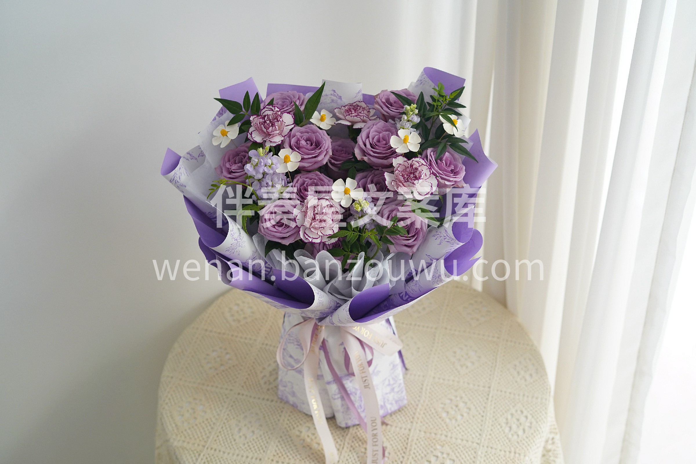紫色💜总能以其独特的魅力💐 吸引无数目光 它如同夜空中最亮的 配图3