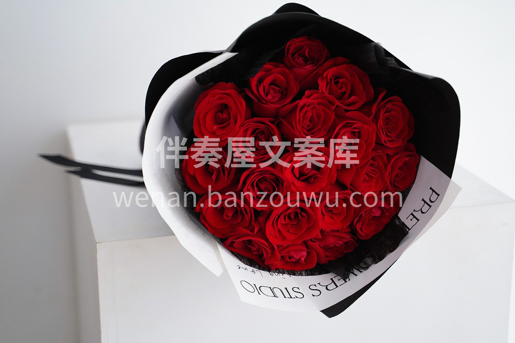 玫瑰花束预订~ 红玫瑰的花色鲜艳似火，代 配图1