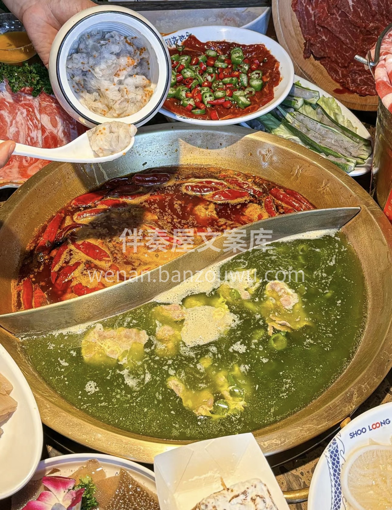 一锅鸳鸯，两种风情。清汤的淡雅与红汤的热 配图3