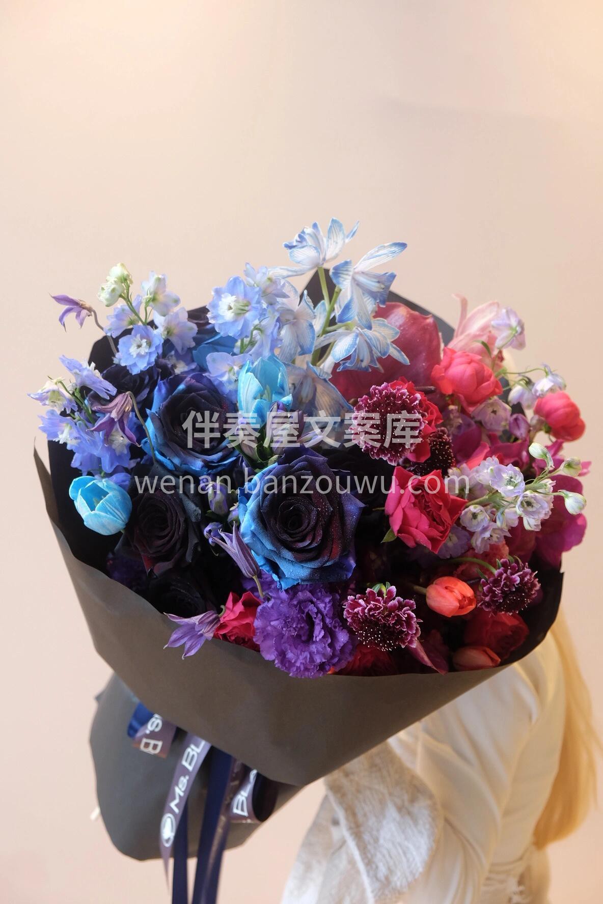 高级感暗黑系花束🖤 🌹玫瑰丢进篝火 浪漫 配图2