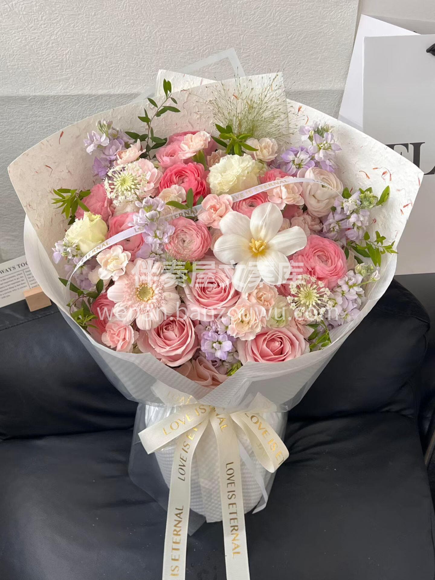 温柔的粉紫色系[哇]嫩乎乎的🌷还飘着淡淡的香🌸 拥有这样一束 配图3