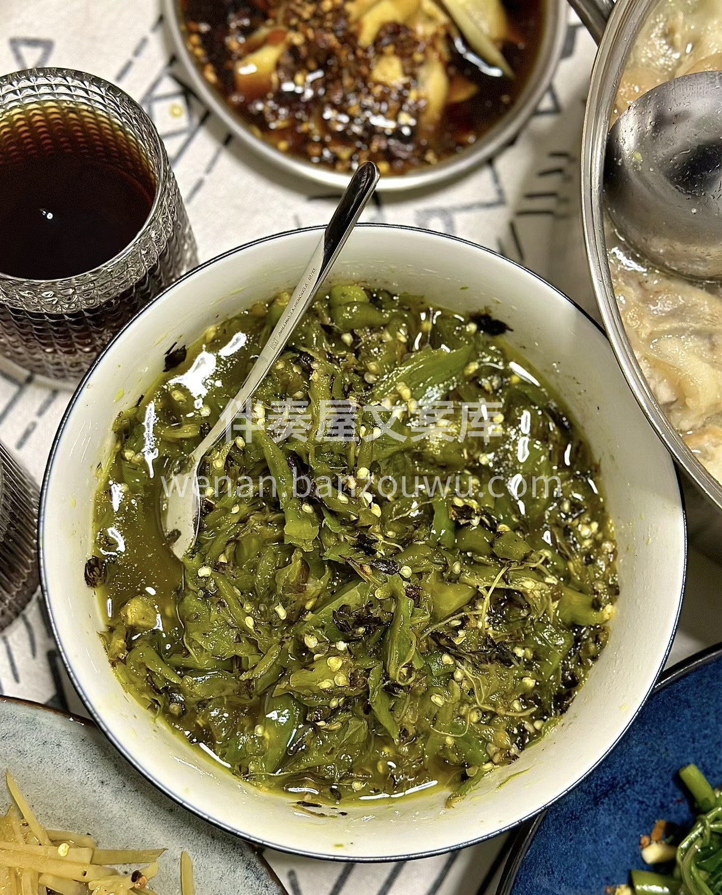 蹄花火锅~浓香耙糯的蹄花配上自制的烧椒酱 配图3