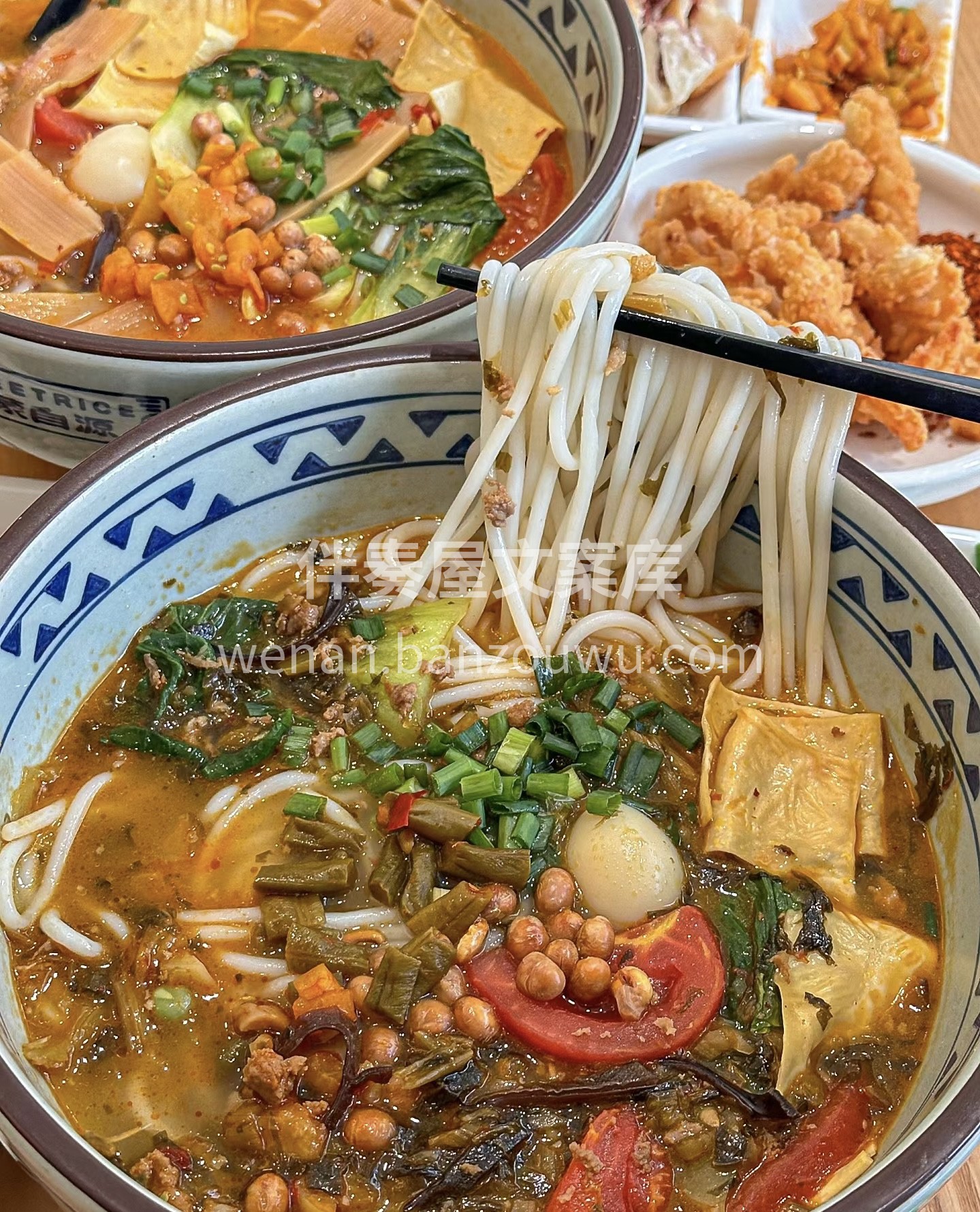 昆明小锅米线云南的酸腌菜＋ 肉沫！汤底都 配图2