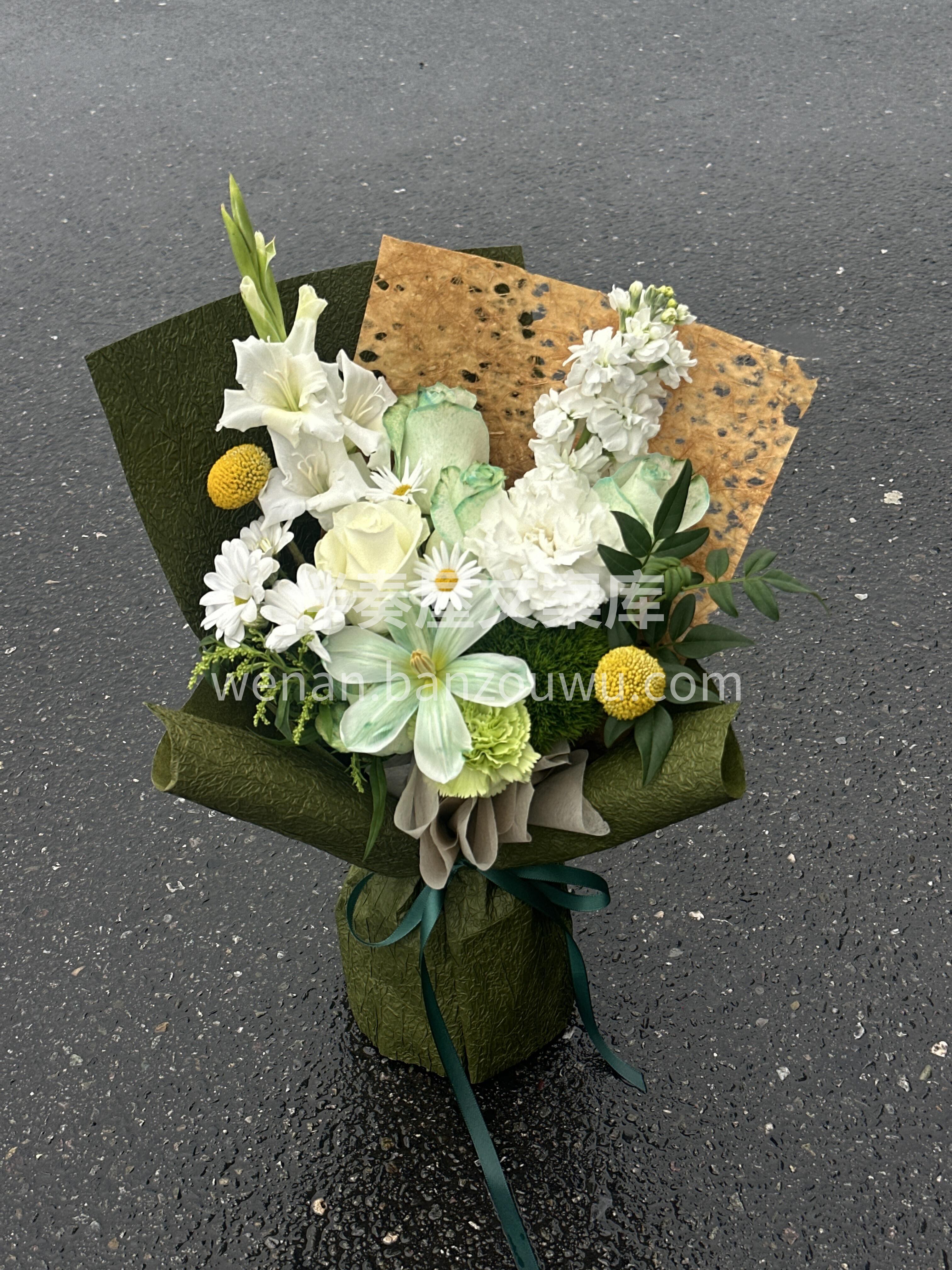 绿色系混搭花束💐 当世界的喧哗🌿渐次沉为 配图3