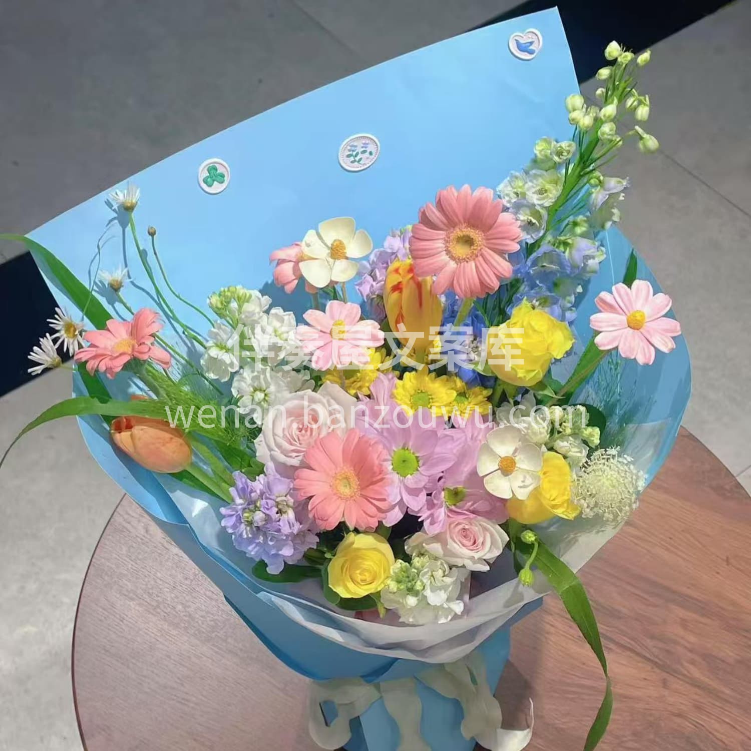 蓝色多巴胺混搭花束💐 高对比度的混搭像一场视觉烟花秀🎇 让快 配图2