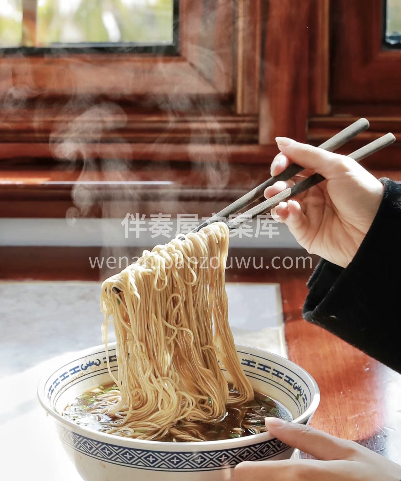 我们的面馆，面条香飘四溢。每一根都饱含心 配图3