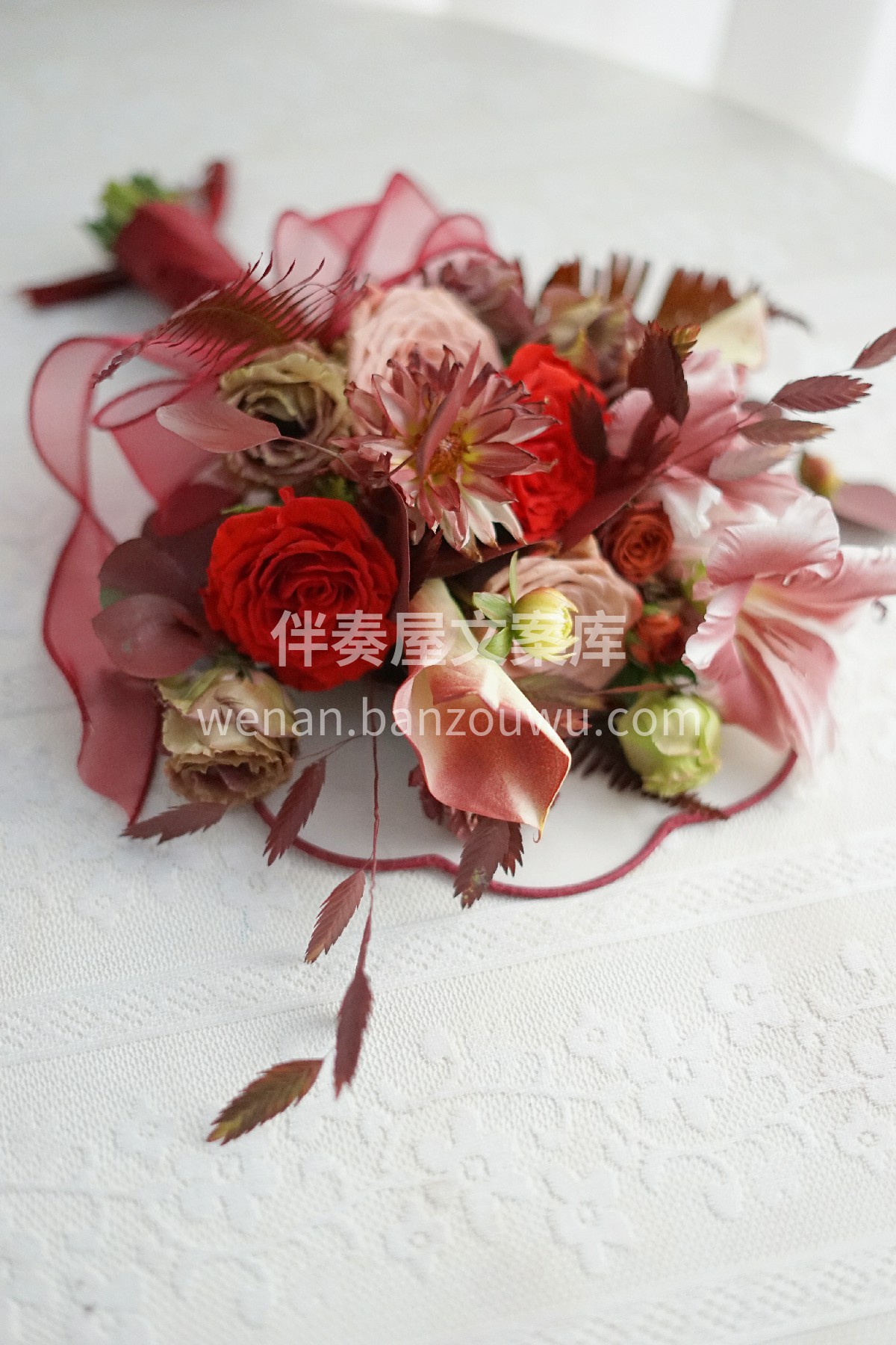 被夸爆的国风款新娘手捧花 既有温柔气质美 配图1