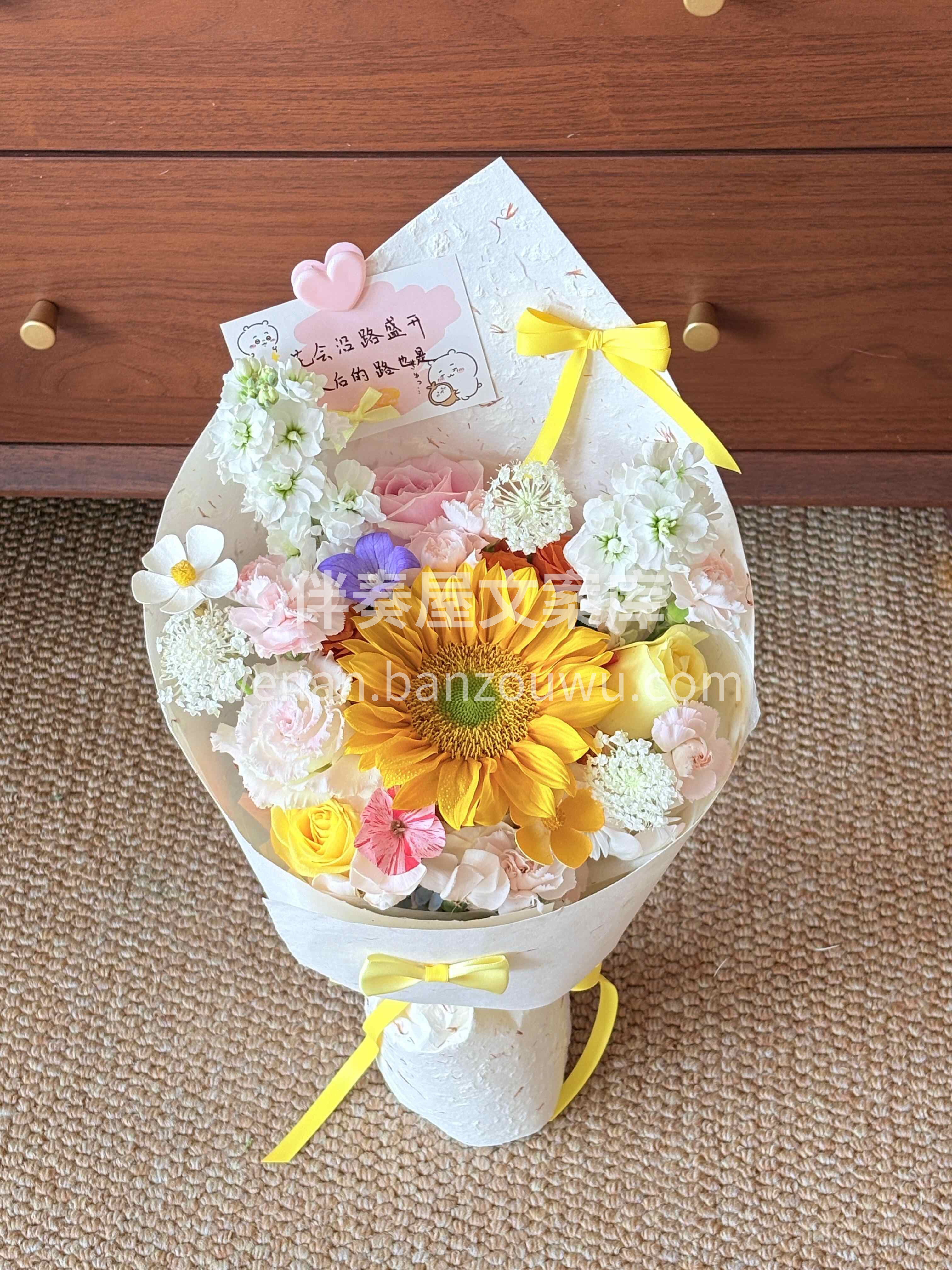 向日葵混搭粉色小花束💐 可爱有了双倍能量☀️ 原来快乐真的会 配图3