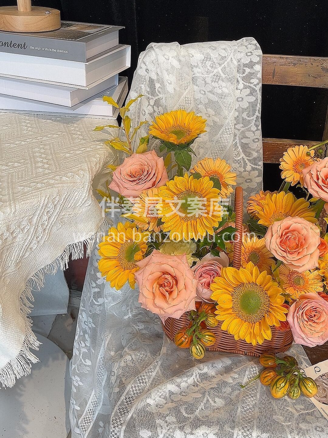 客人说一个姐姐退休了 想给她一篮子💐的鲜花和浪漫 推荐了🌻向 配图3