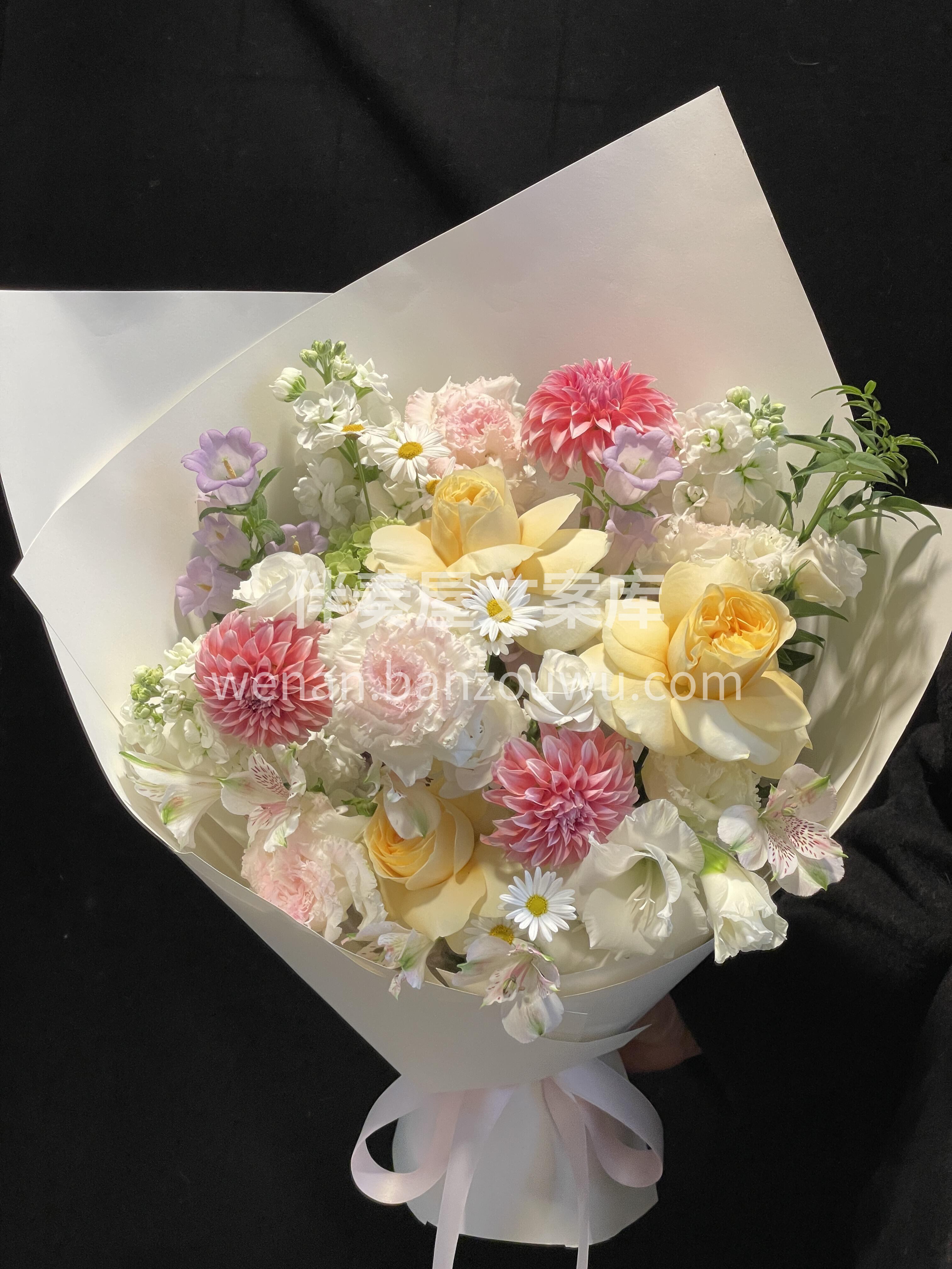 奶油杯混搭花束💐 我嘛🌼 一身傲骨 从来没为谁低过头 次次为 配图1