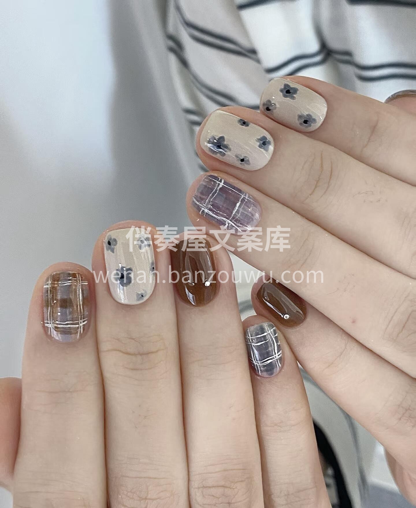 ins款巨适合短甲 蓝紫色和棕色产生的碰 配图1