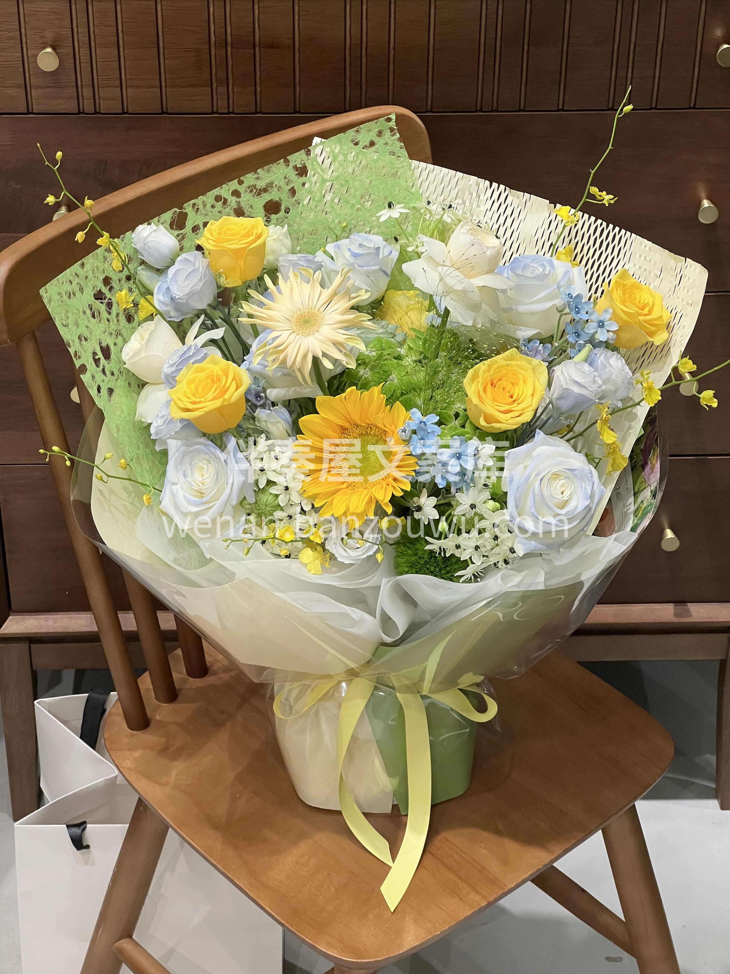 🌻向日葵绣球混搭花束 充满生命力的配色  配图2