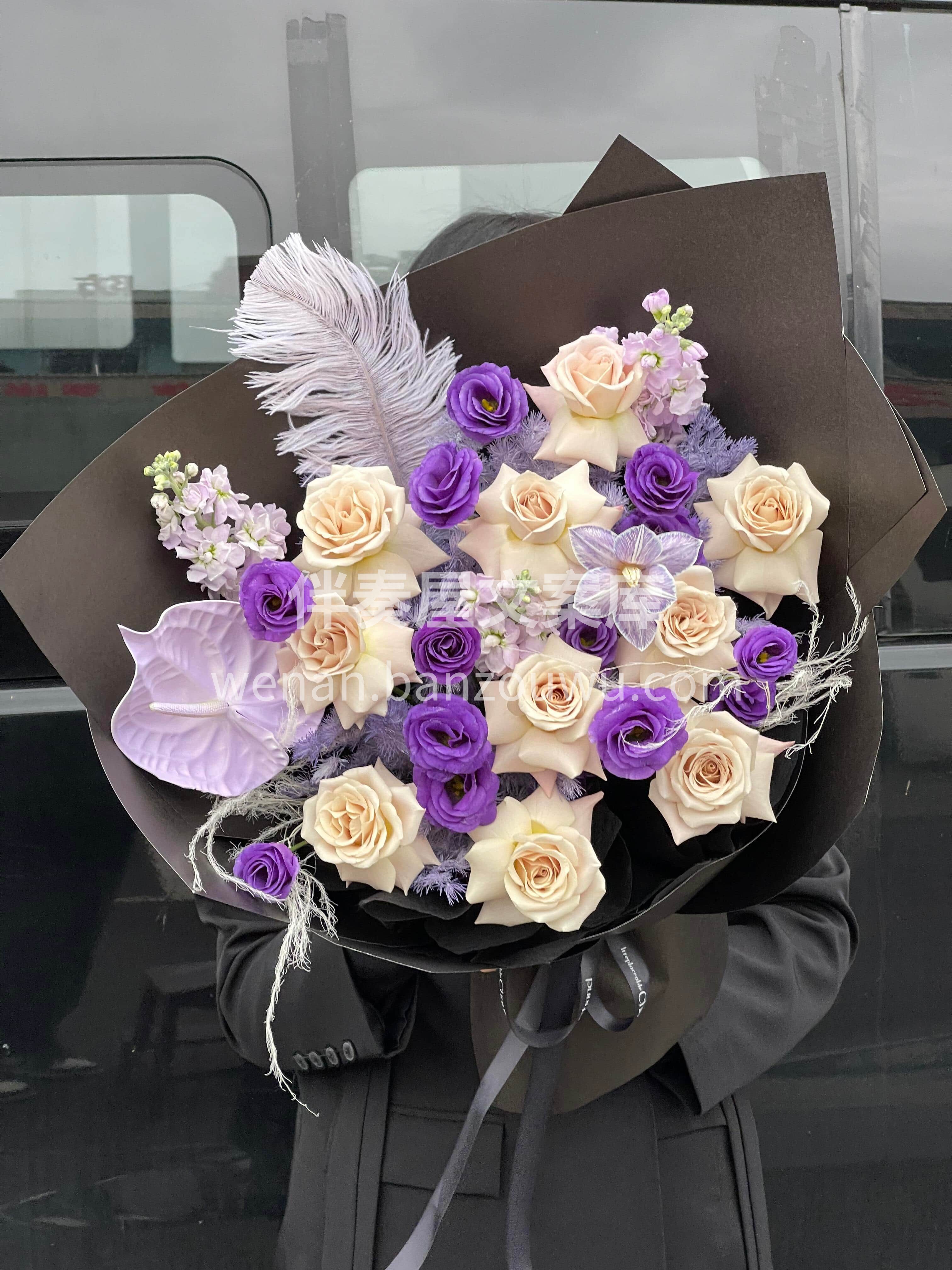 低饱和黑紫色💜🖤 温柔与疏离并存🌷小众党必入的氛围感花束🤍✨ 配图1