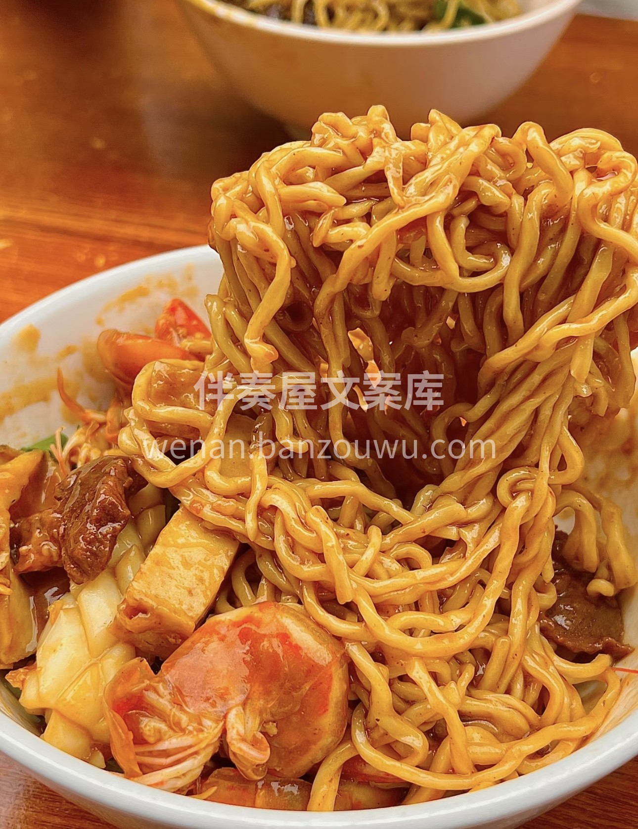 海鲜捞面，犹如一幅美味的画卷。鲜美的海鲜 配图3
