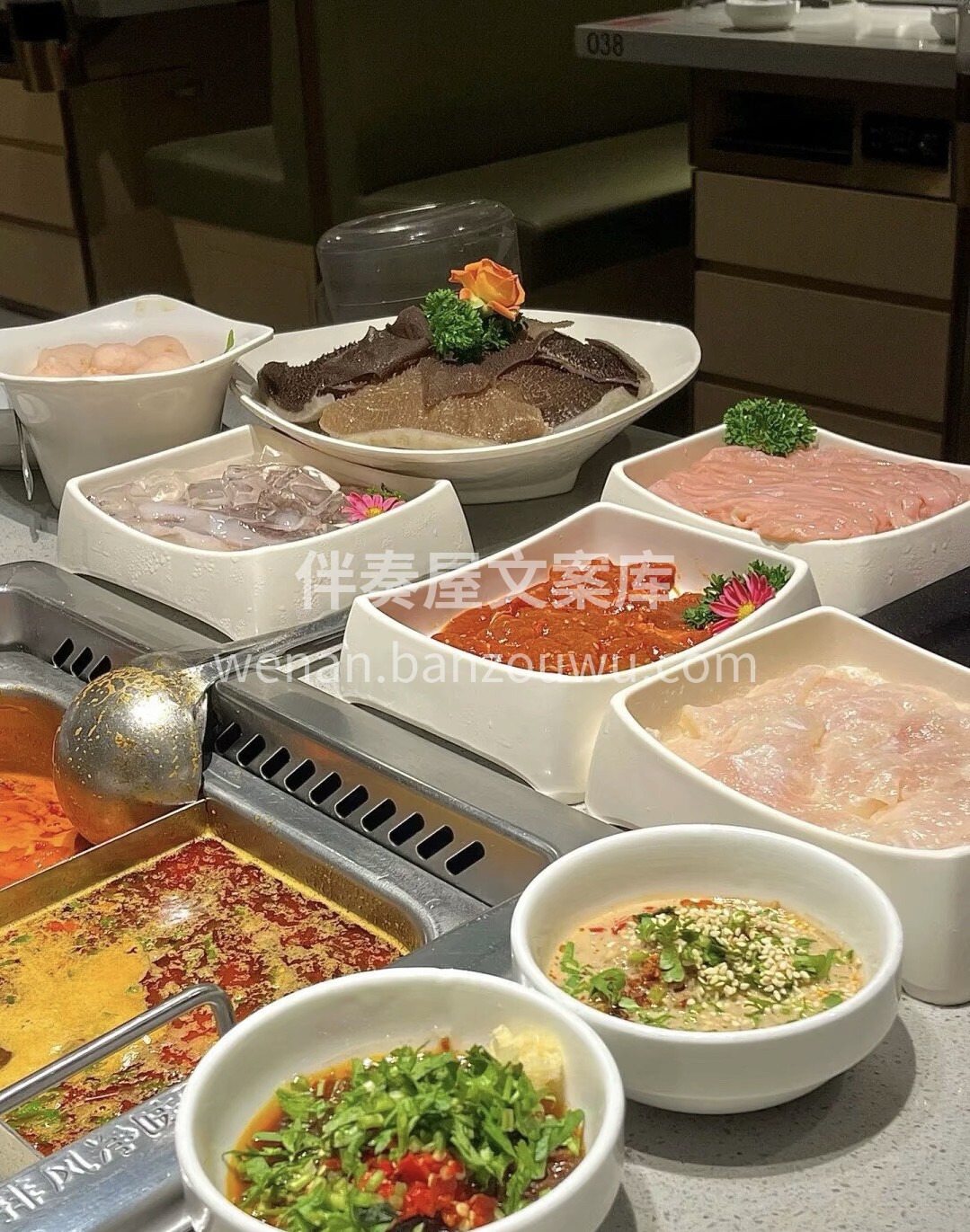 锅中食材五花八门，肥瘦相间的肉片，新鲜的 配图1