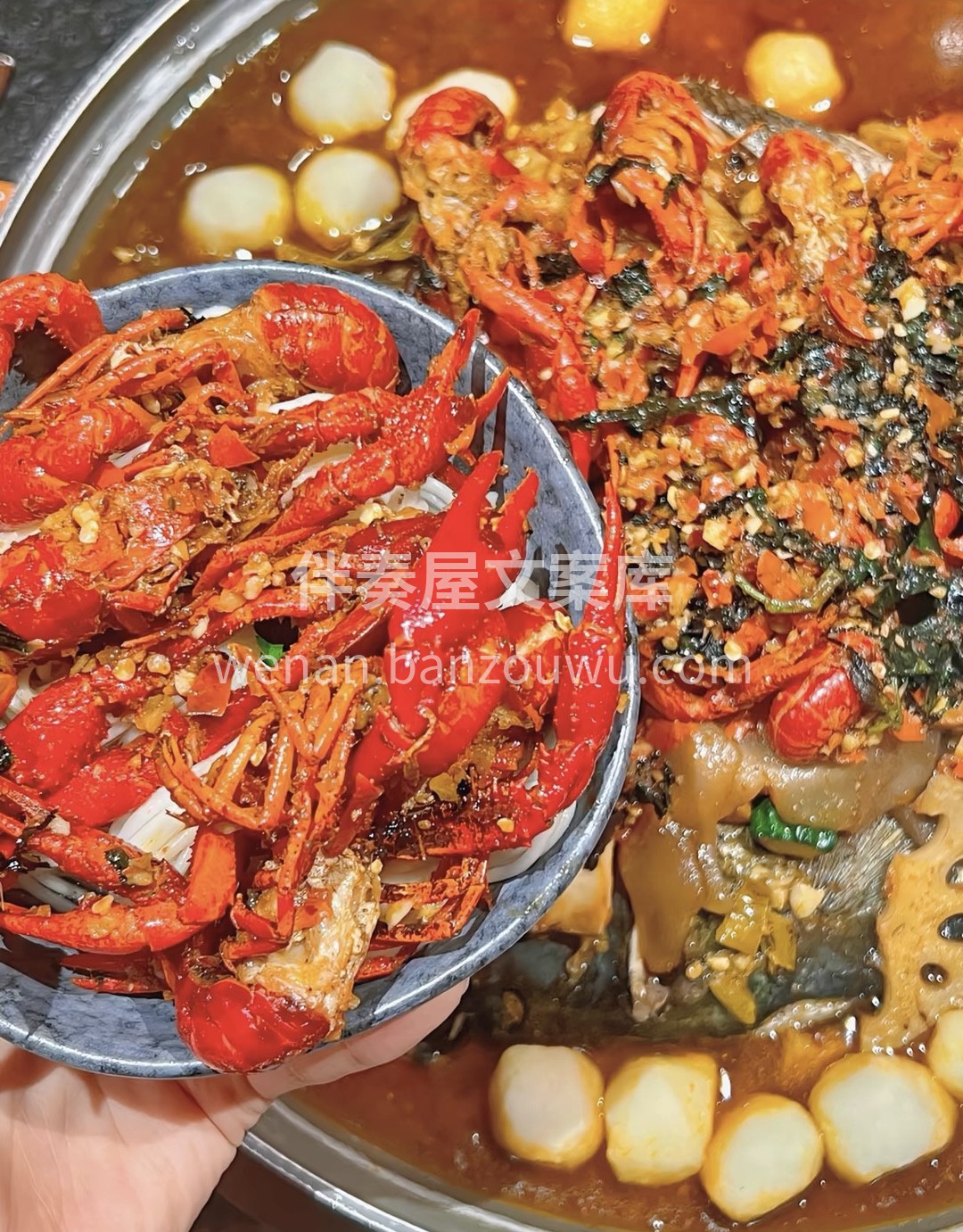 温柔的晚风，冒泡的汽水，香辣的小龙虾。  配图2