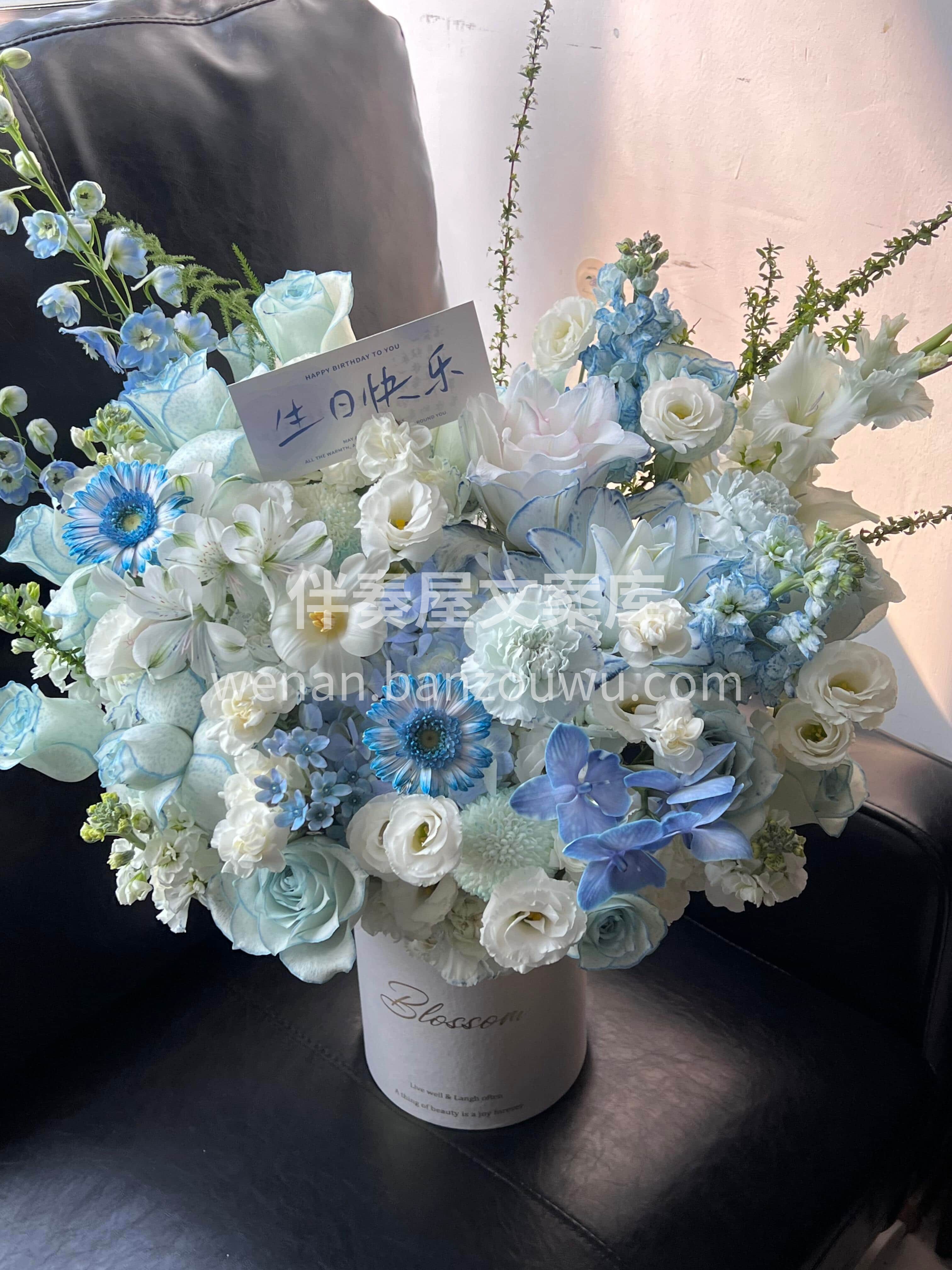 蓝色系抱抱桶花💙 是视觉的治愈💙也是心境的沉淀☁️ 你专注于 配图3