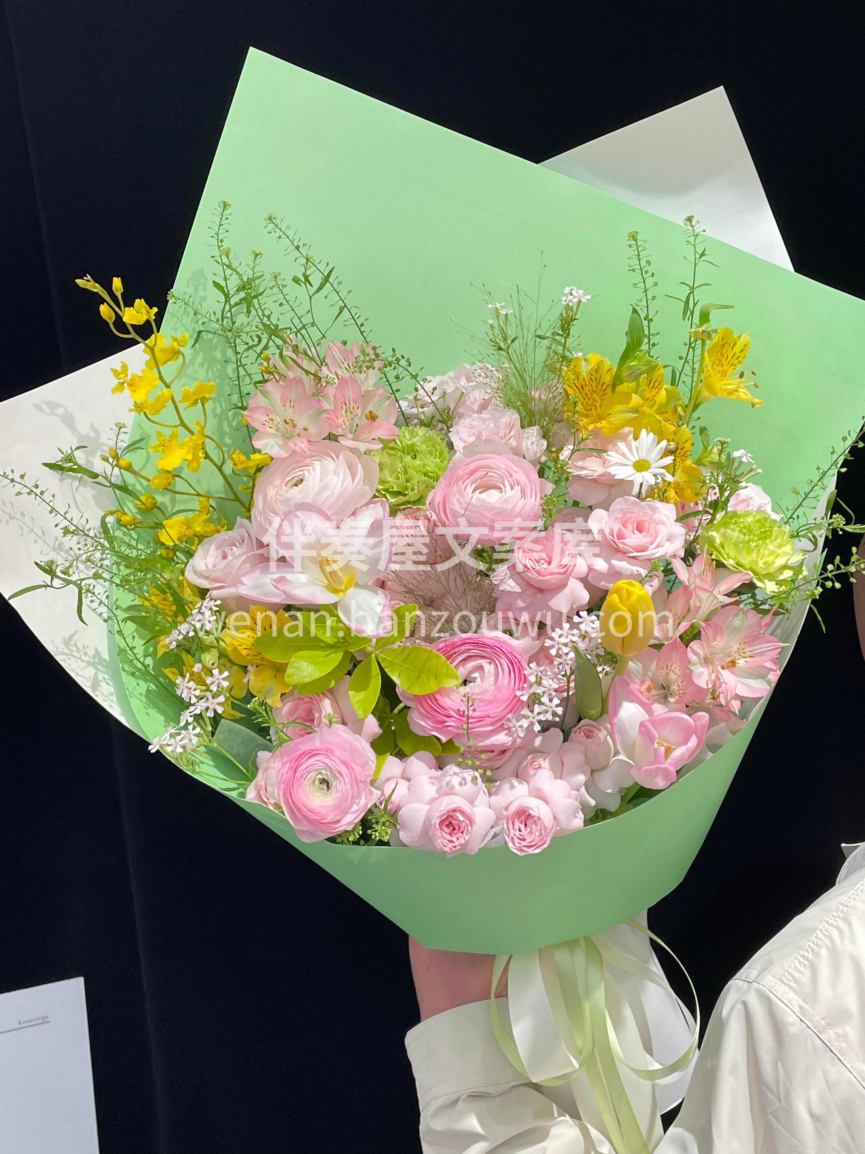 粉色是初绽的花🌸 绿色是枝头的嫩芽🌱 黄色是🌞阳光的味道 轻 配图1