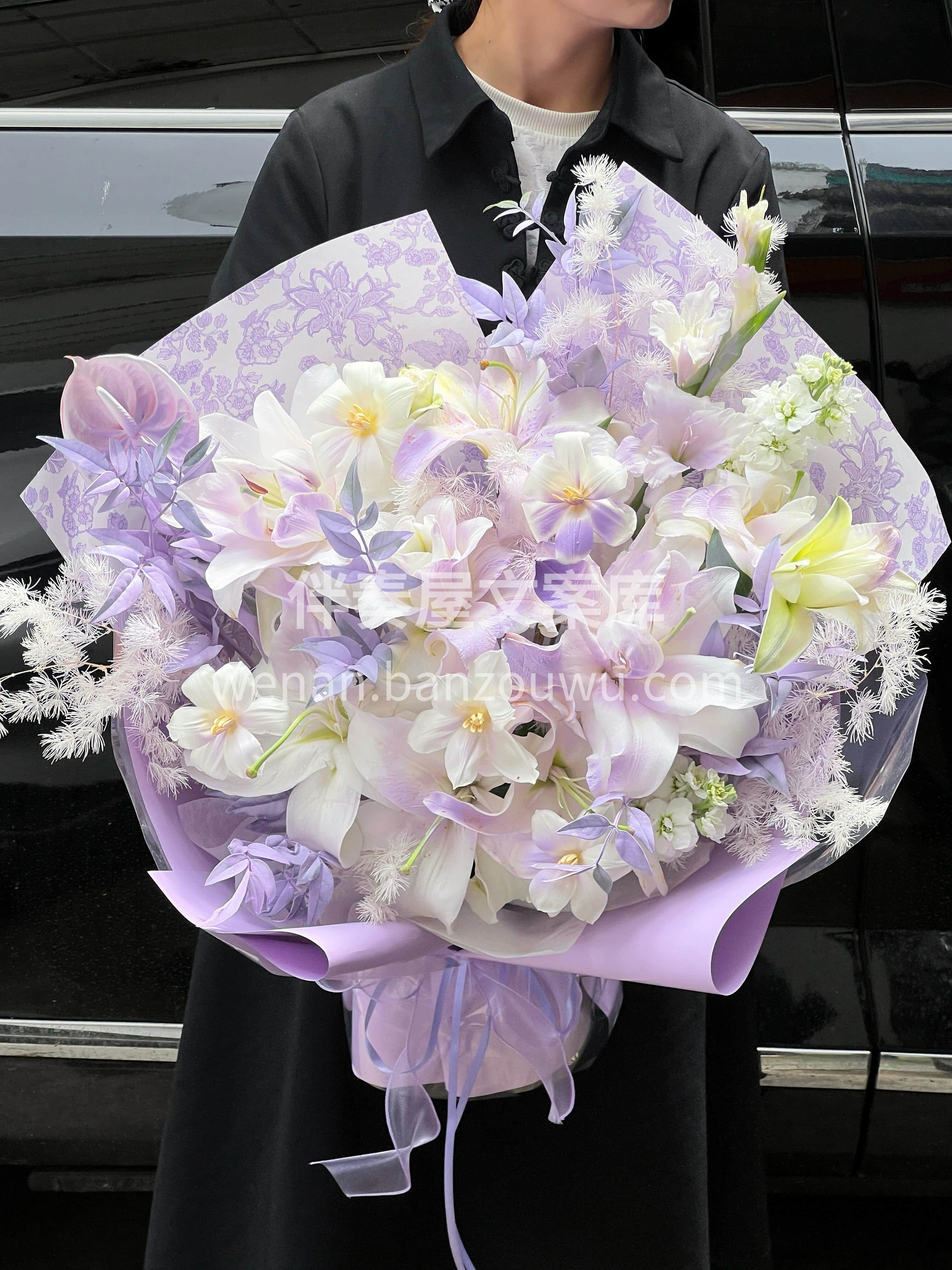 好仙的花花💜 喷了薄雾紫的百合🌸温柔又高级☁️ 一整个美住啦 配图2