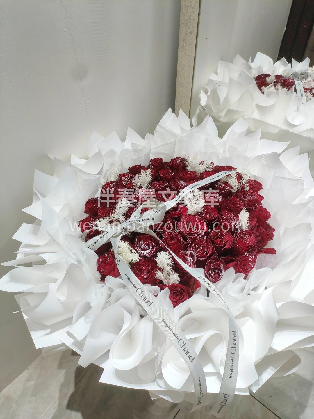 落雪红玫瑰花束🌸 ❄🎄❄🎄❄ 在等雪花、 配图3
