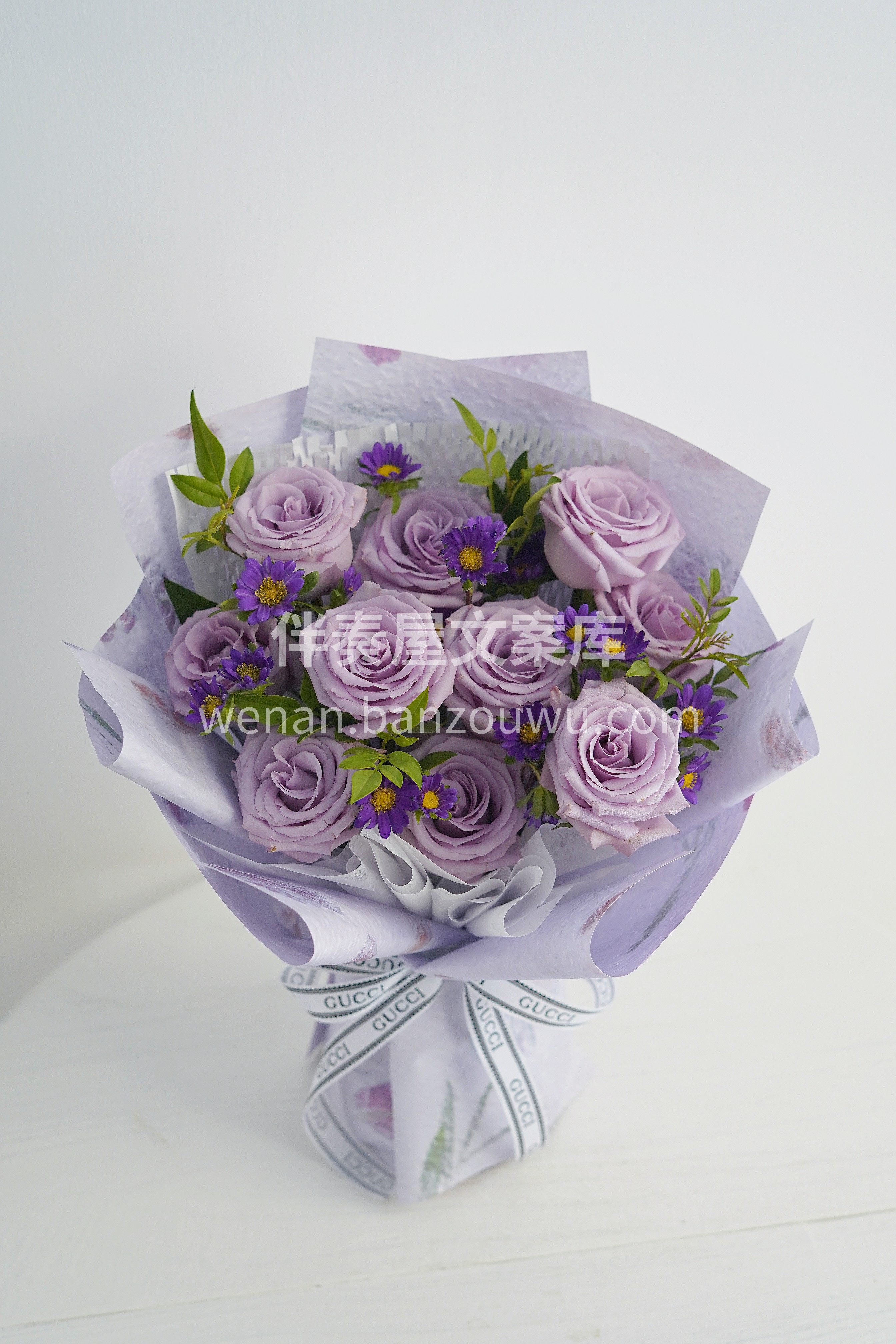 紫色系精致小花束💐 💜💜💜 爱有千万种表达 🌹玫瑰永远是最浪 配图2