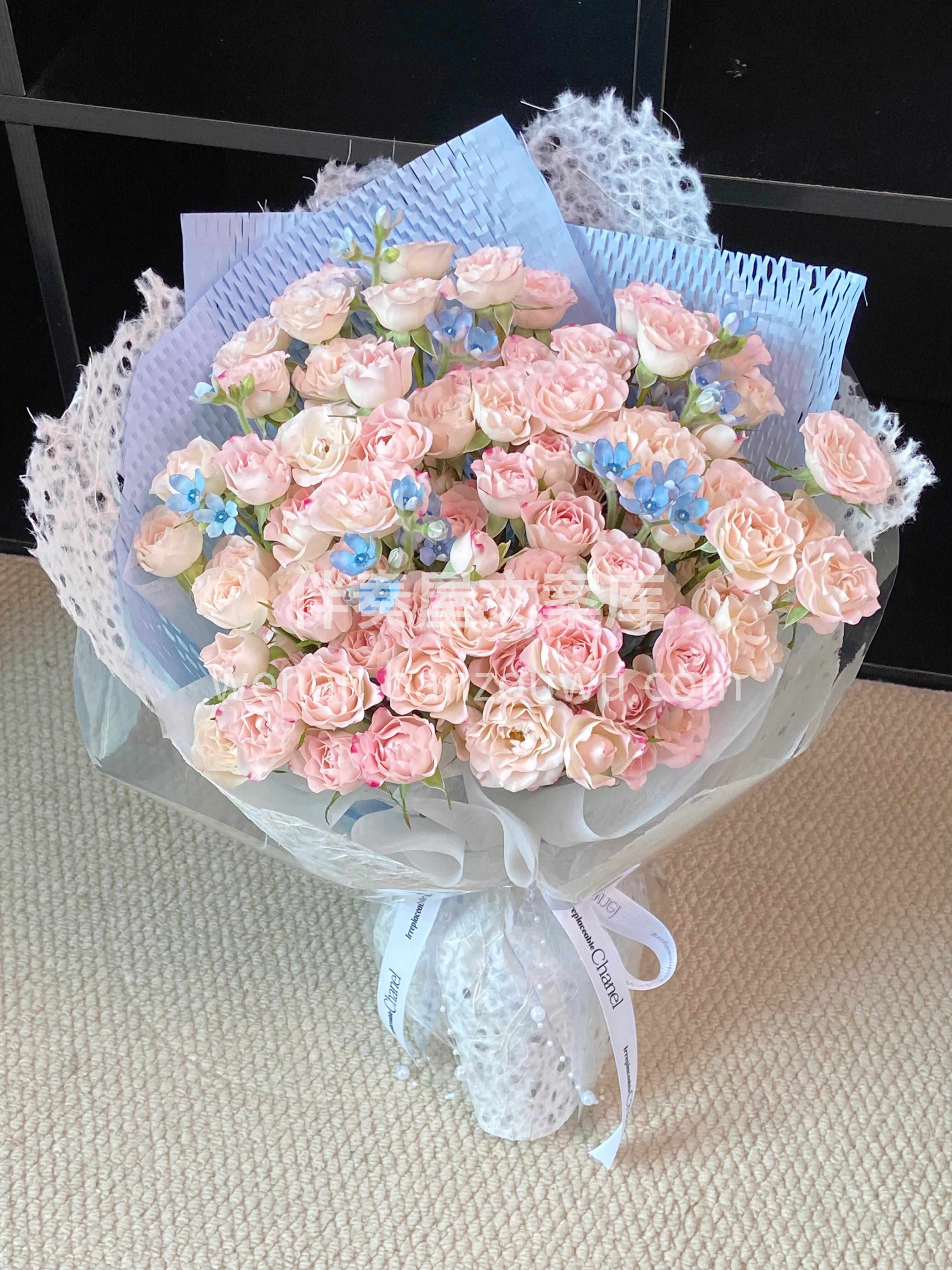 多头绽放🌷氛围感拉满🦋 予你藏在花瓣里的温柔时光🌸 配图2