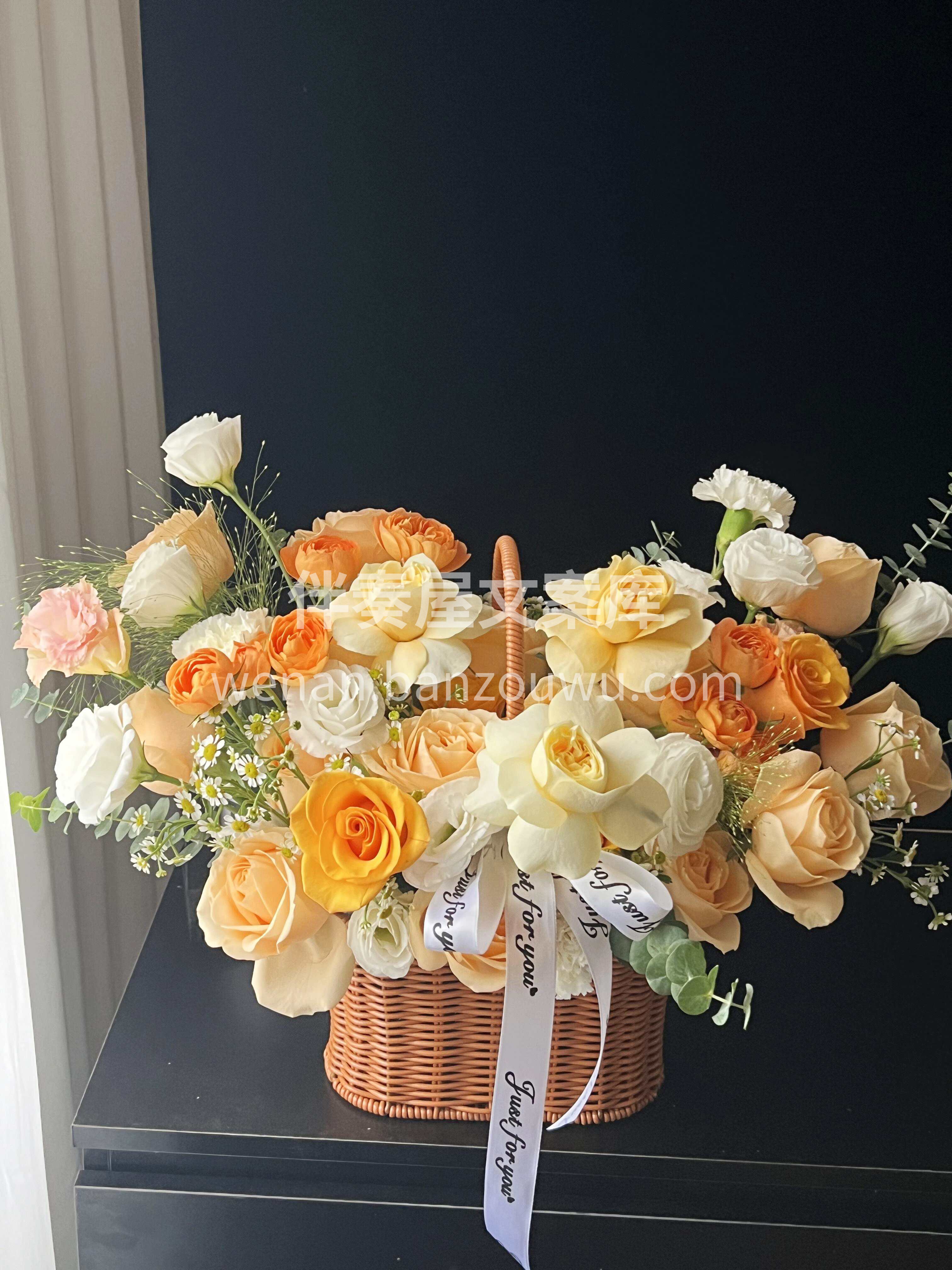香槟玫瑰🌼手提花篮 我把好运✨藏进花篮里 愿它能为你带来幸运 配图1