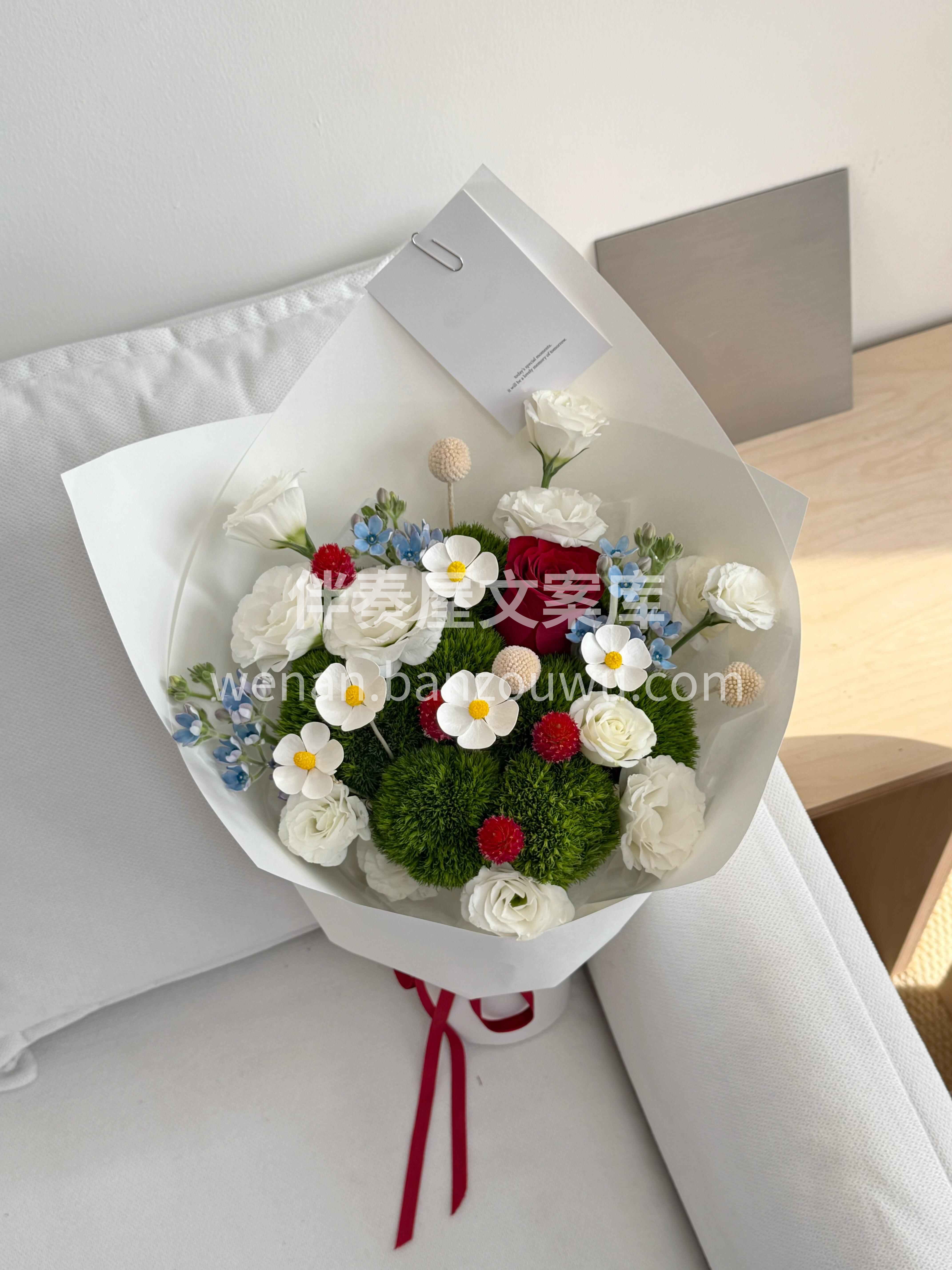 也许世界上有五千朵和你一样的花 但只有你是我的玫瑰🌹 配图3