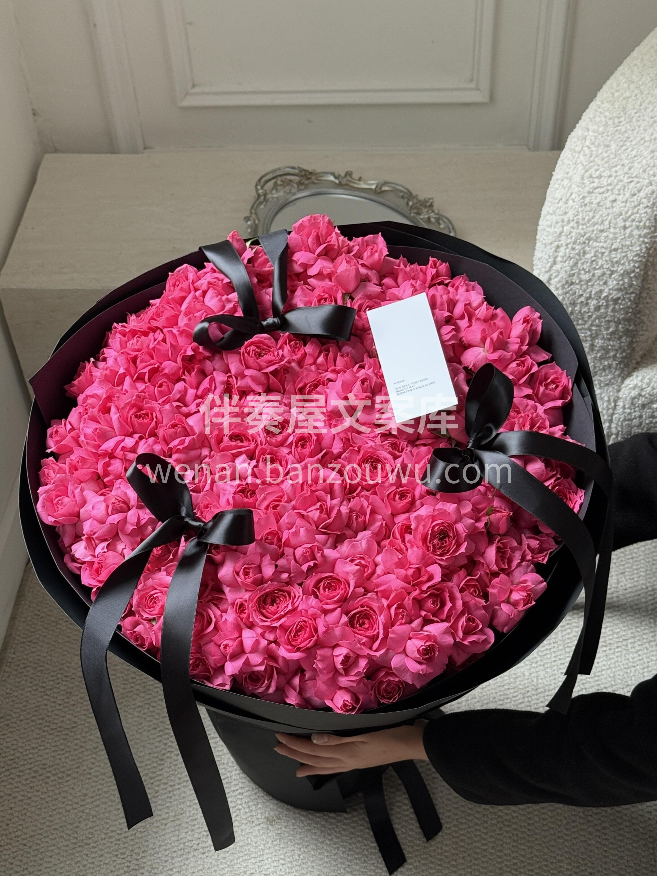 🌷苏菲宝贝花束也太好看了吧🎀 热烈又温柔🔥妥妥的视觉暴击🖤💕 配图2