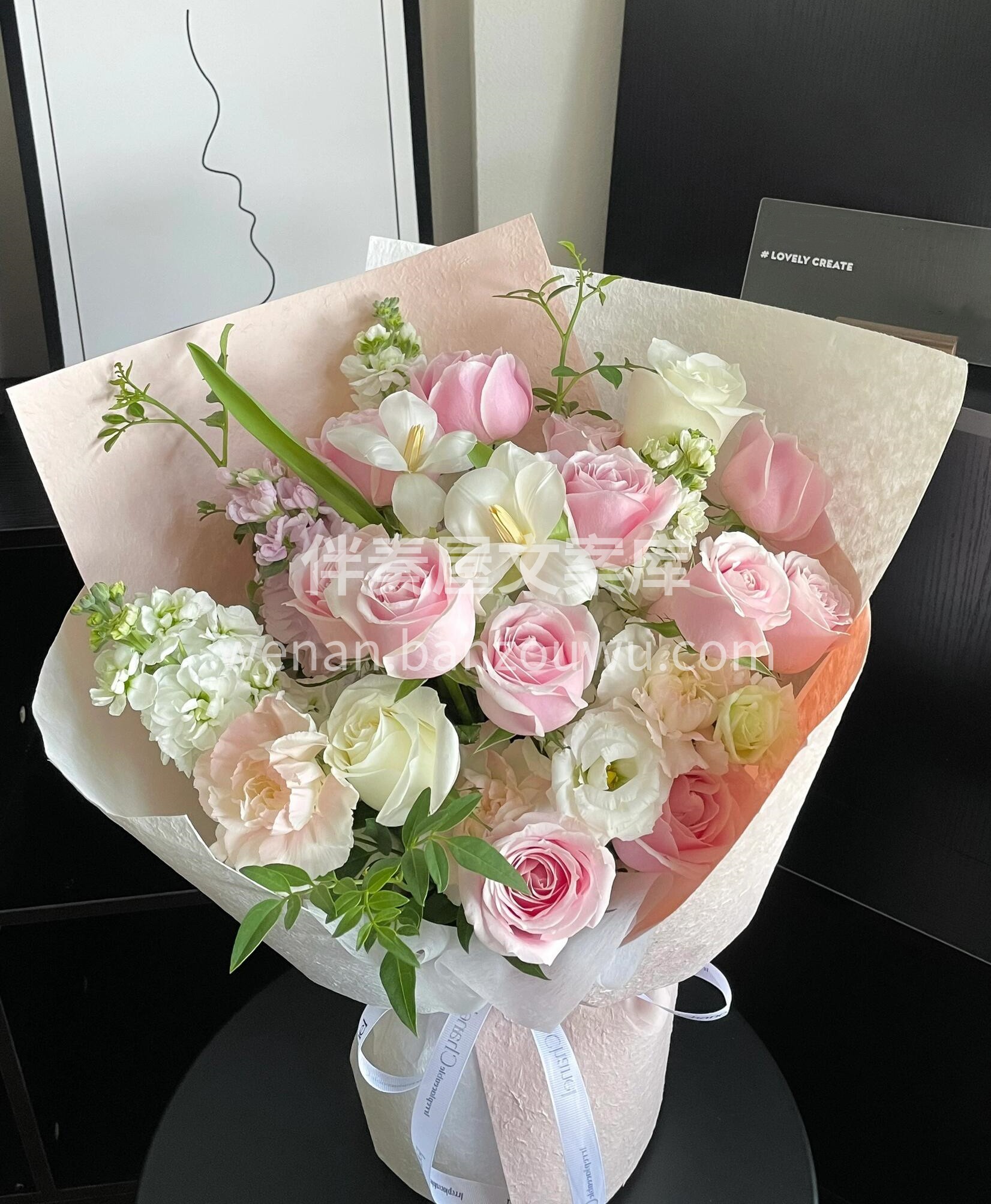 送女友的仙气花花🌷 低饱和色系的花束真是百看不厌 低饱和色系 配图2