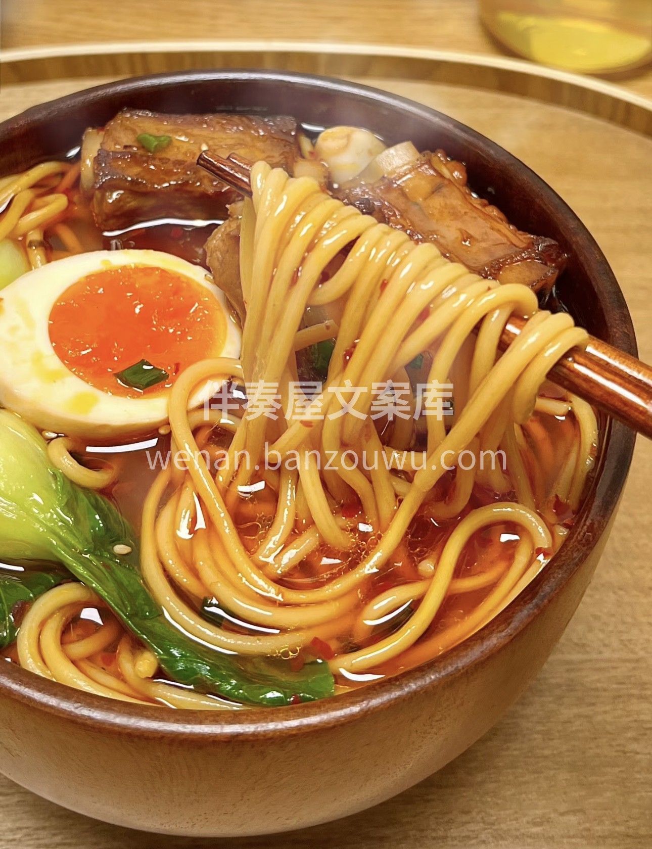 香辣排骨面，味蕾盛宴！香酥排骨搭配劲道面 配图3