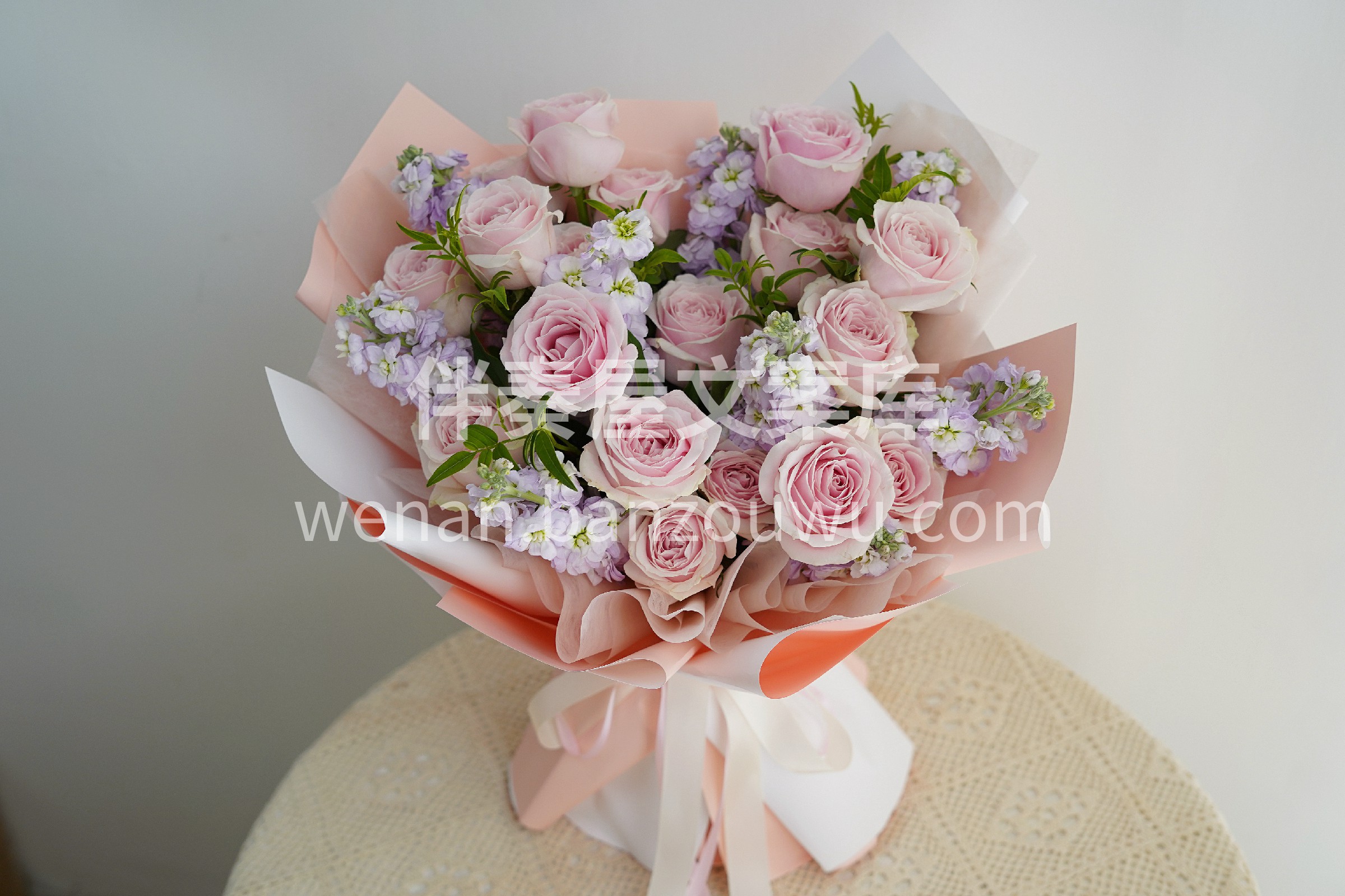 秋风来信🌸 捎个玫瑰💐小花束给ta 你是我黄昏时买到一束花的 配图2