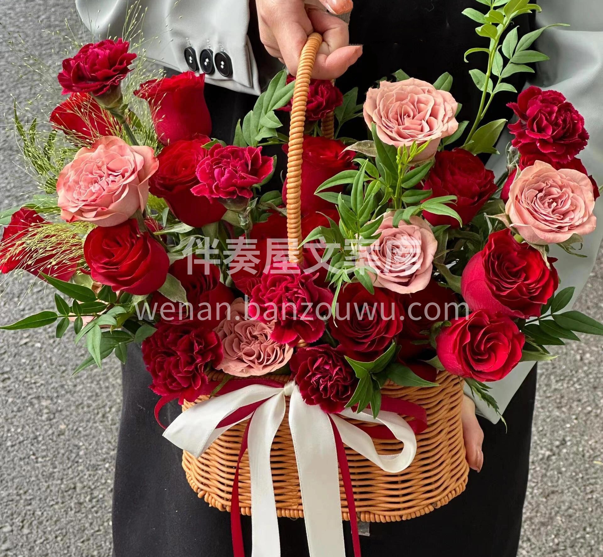 送这样的结婚手提篮🌹 闺蜜👧感动哭了 结婚准备的仪式感 😉绝 配图1