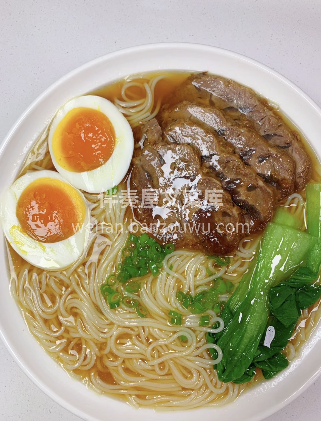 卤牛肉汤面，精心卤制的牛肉切片，铺在筋道 配图2