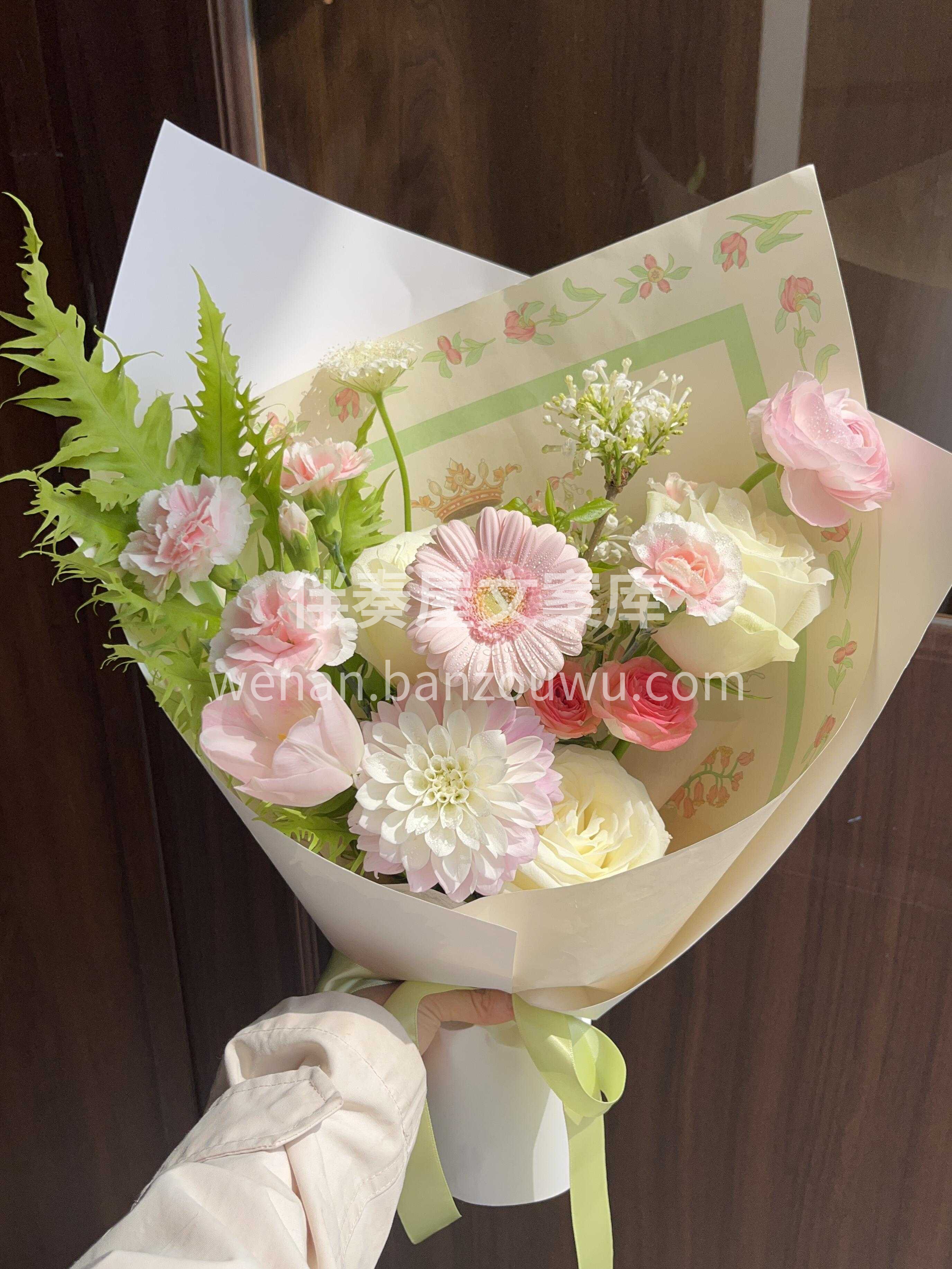 见面小花束太乖啦🌷 配色清爽🌟 带着刚好的香气和颜色🍓 心意 配图2