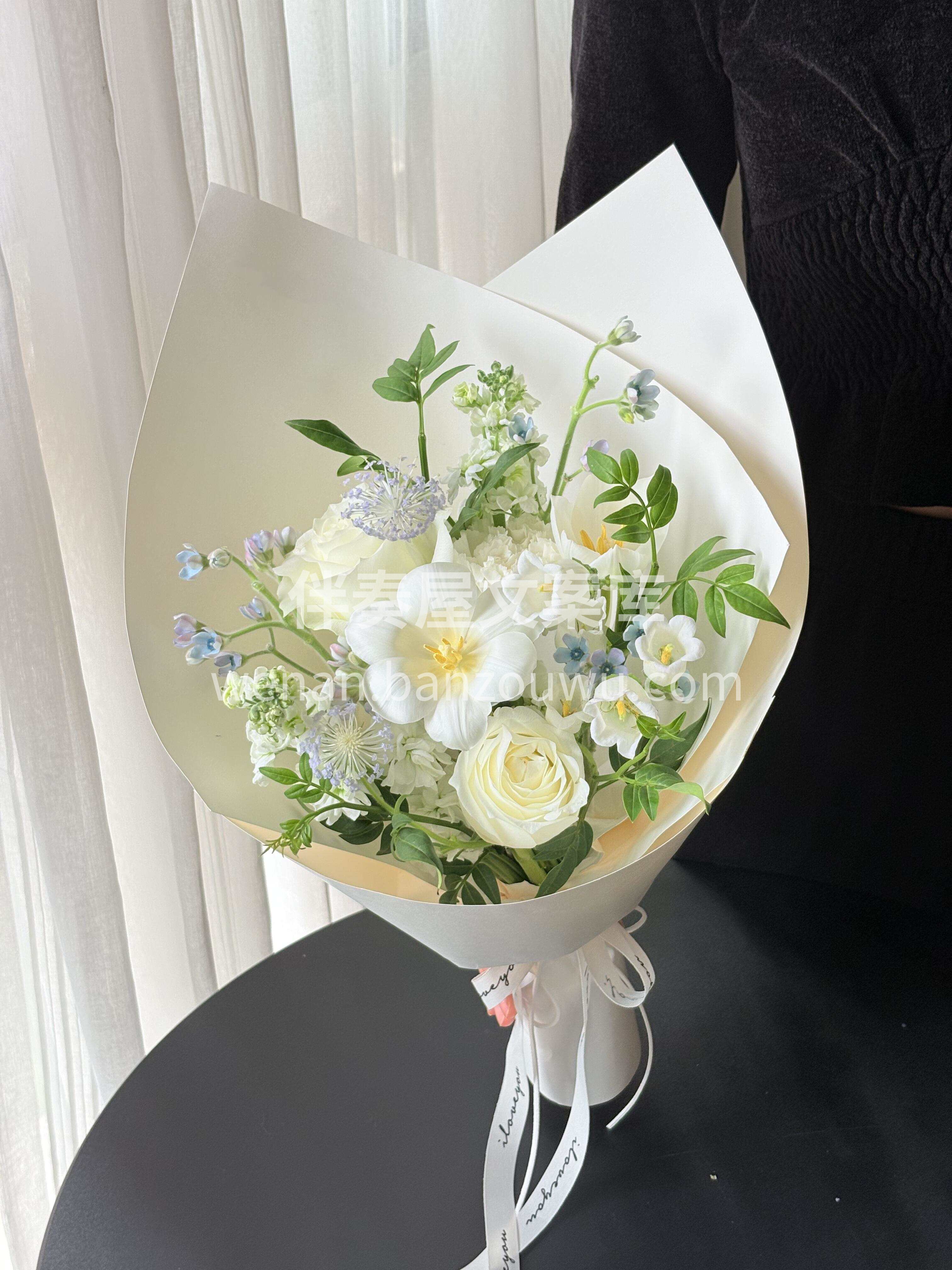 小巧精致白绿色花束💐 清新干净 🥑 如夏日绿豆冰沙 给人清爽 配图1