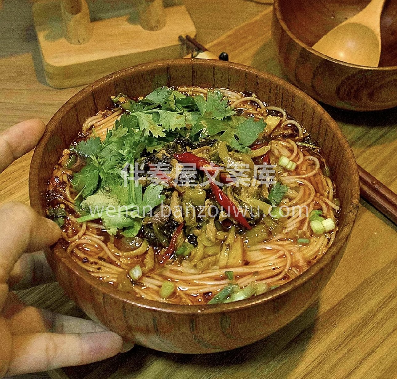 酸菜面，酸爽可口！酸菜的独特风味融入面条 配图3