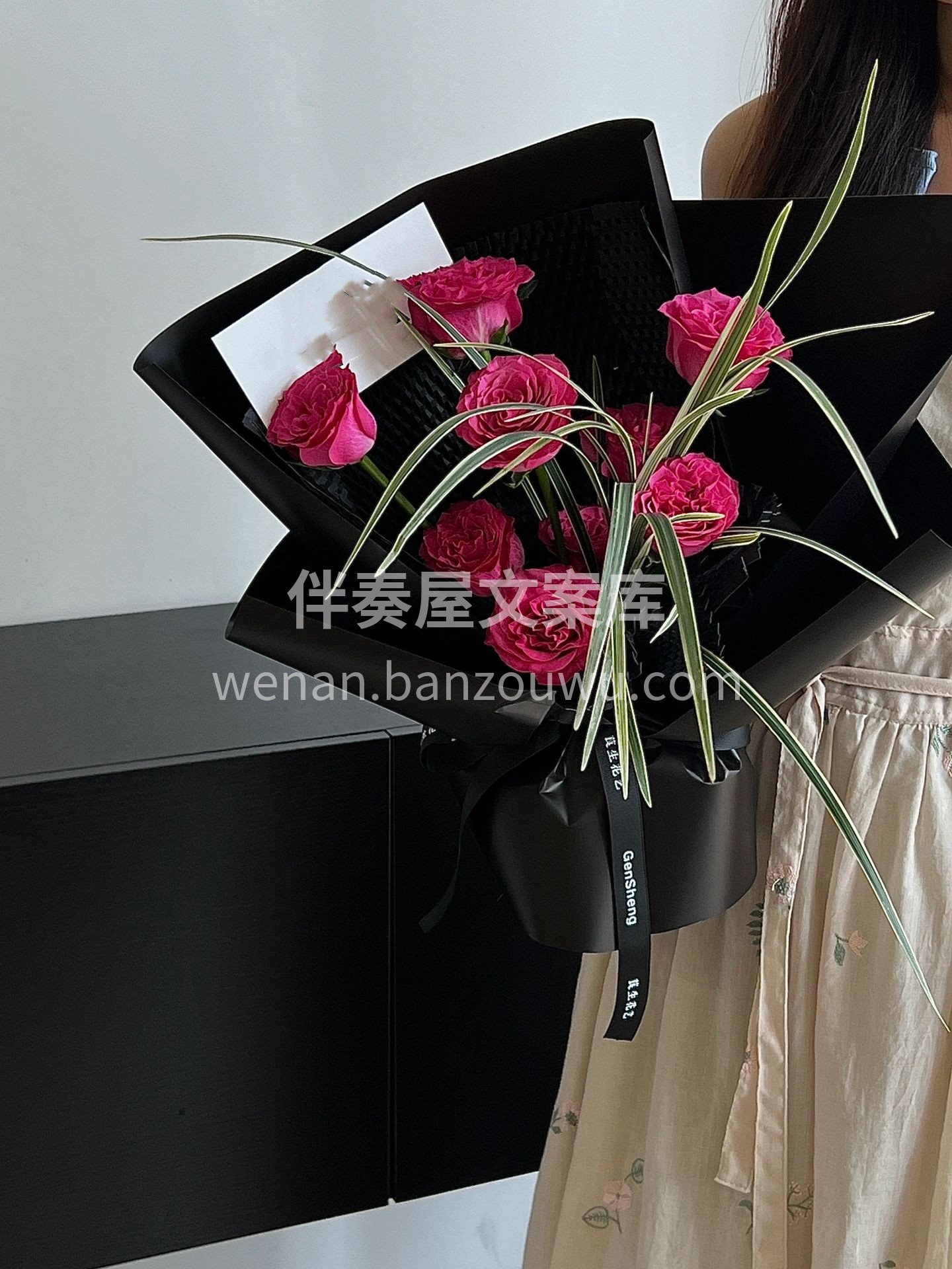 蓝调玫瑰🌹 这是一款拥有漂亮蝴蝶🦋卷心花 配图1